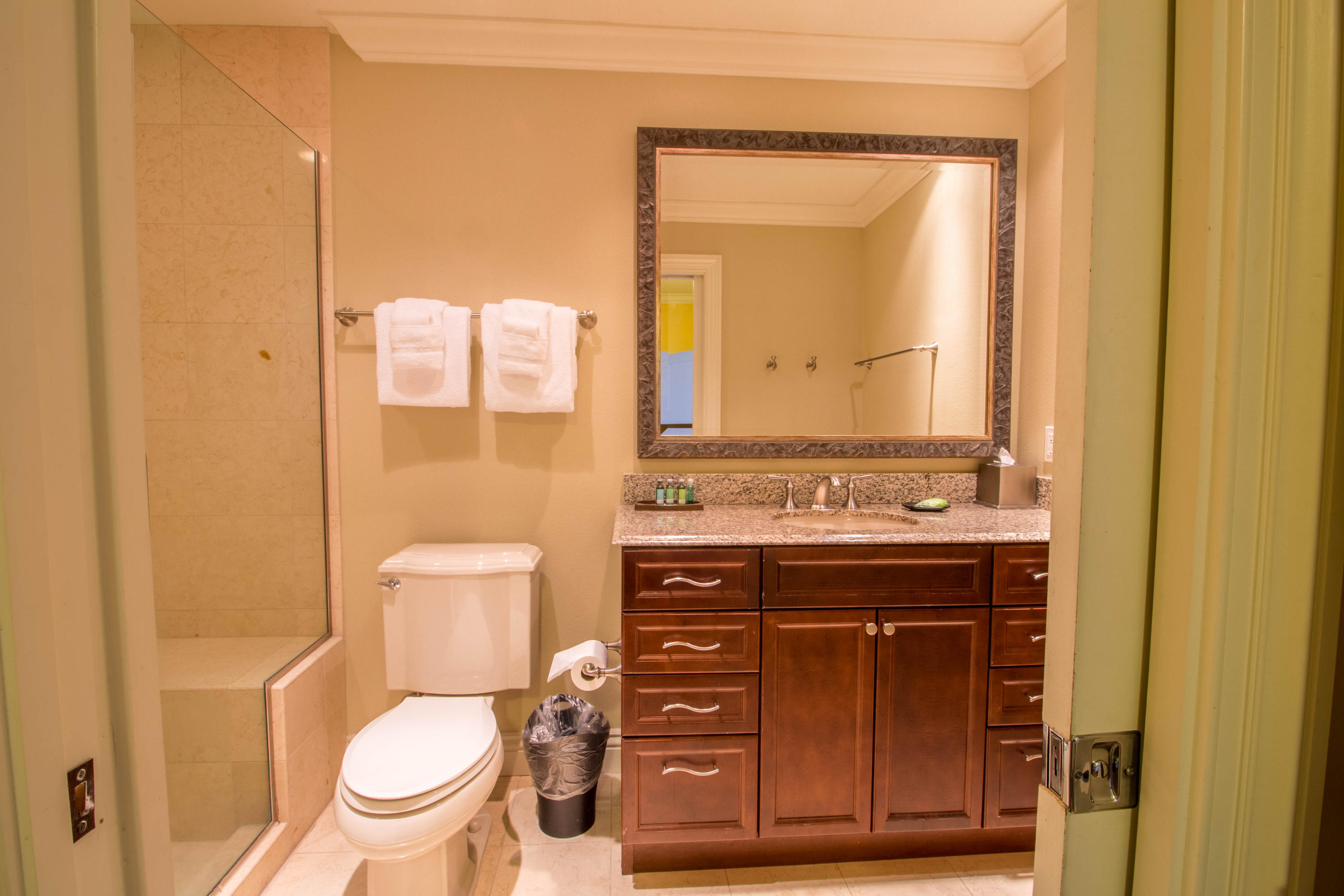 EMERALD GRANDE - Residential