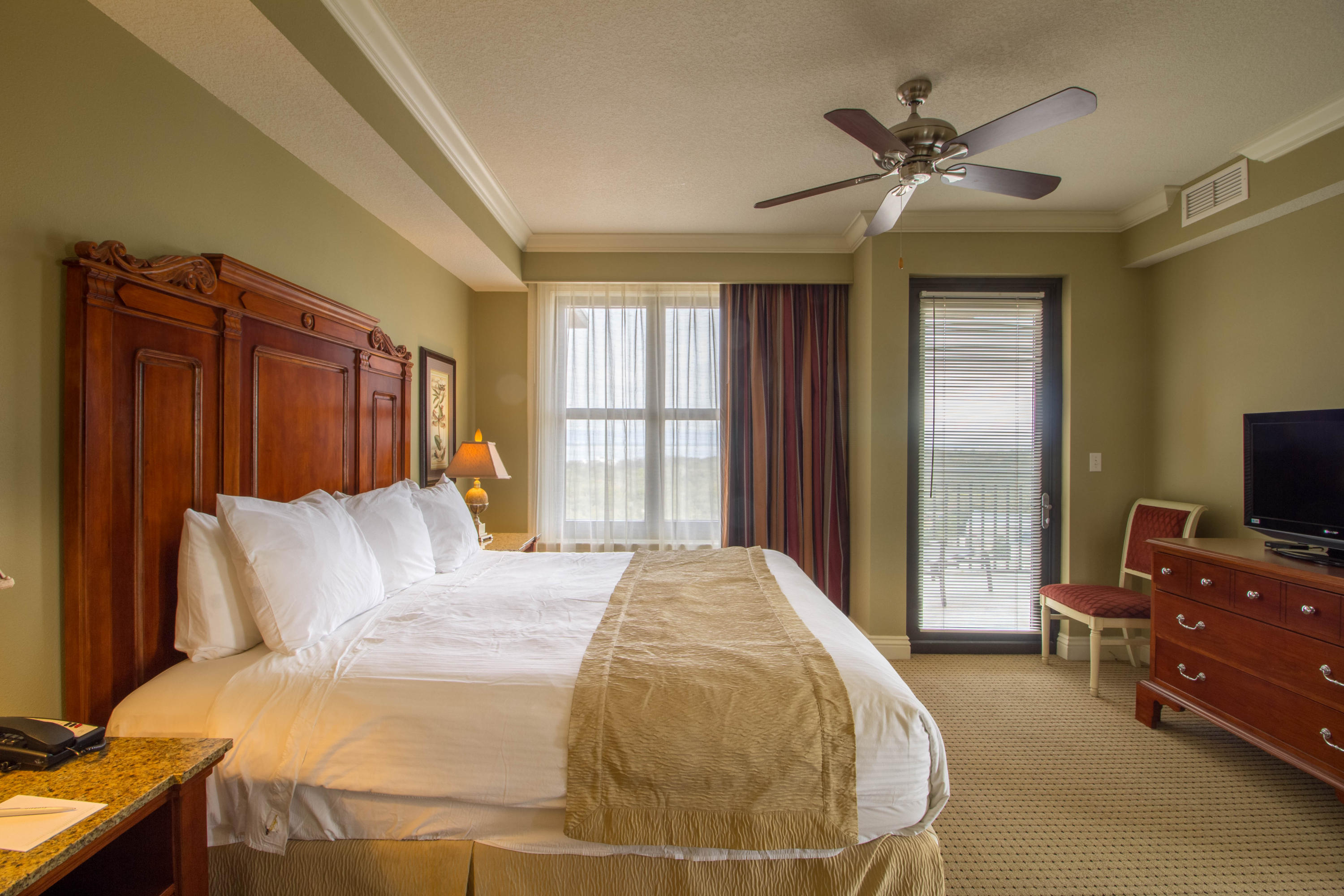 EMERALD GRANDE - Residential