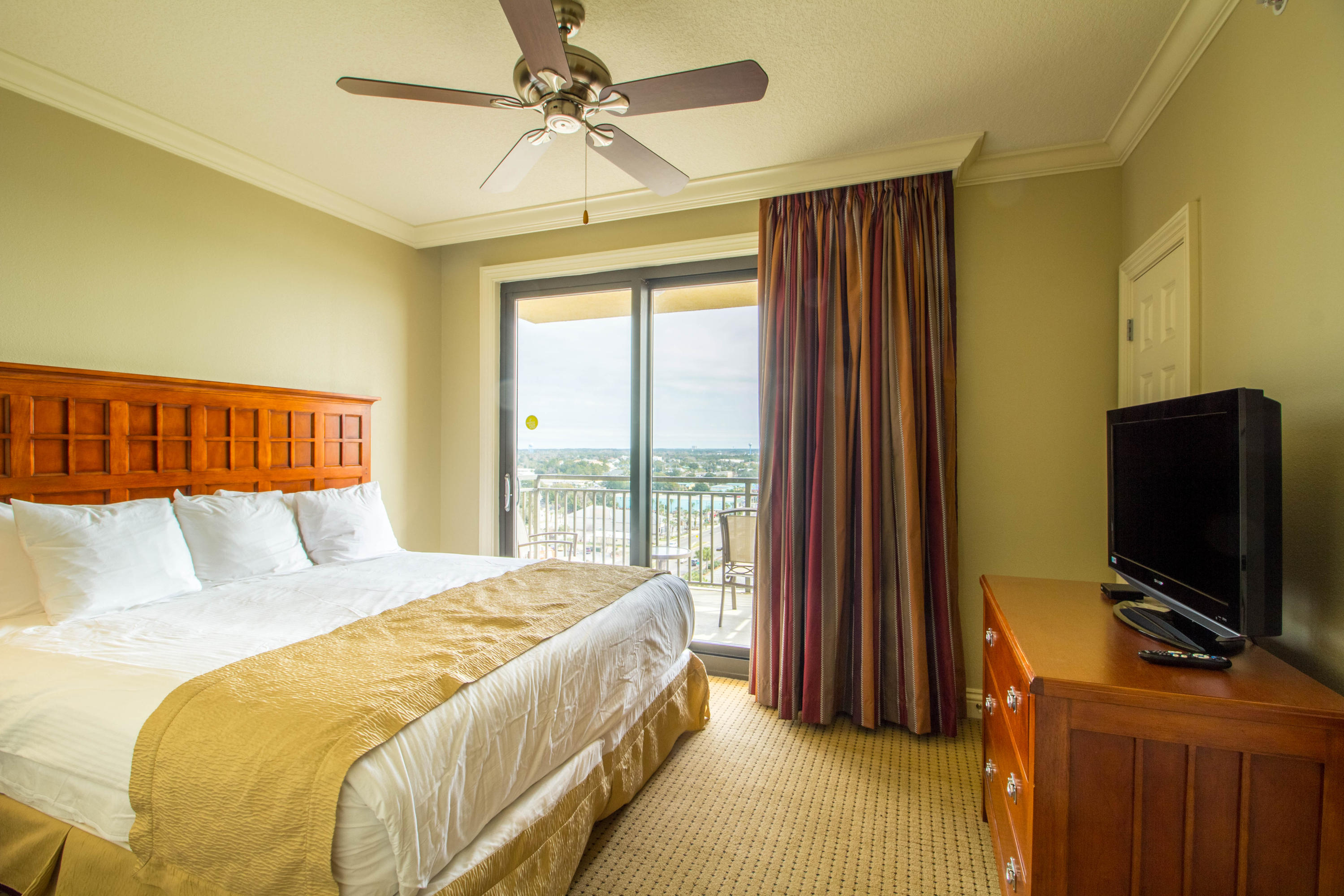 EMERALD GRANDE - Residential