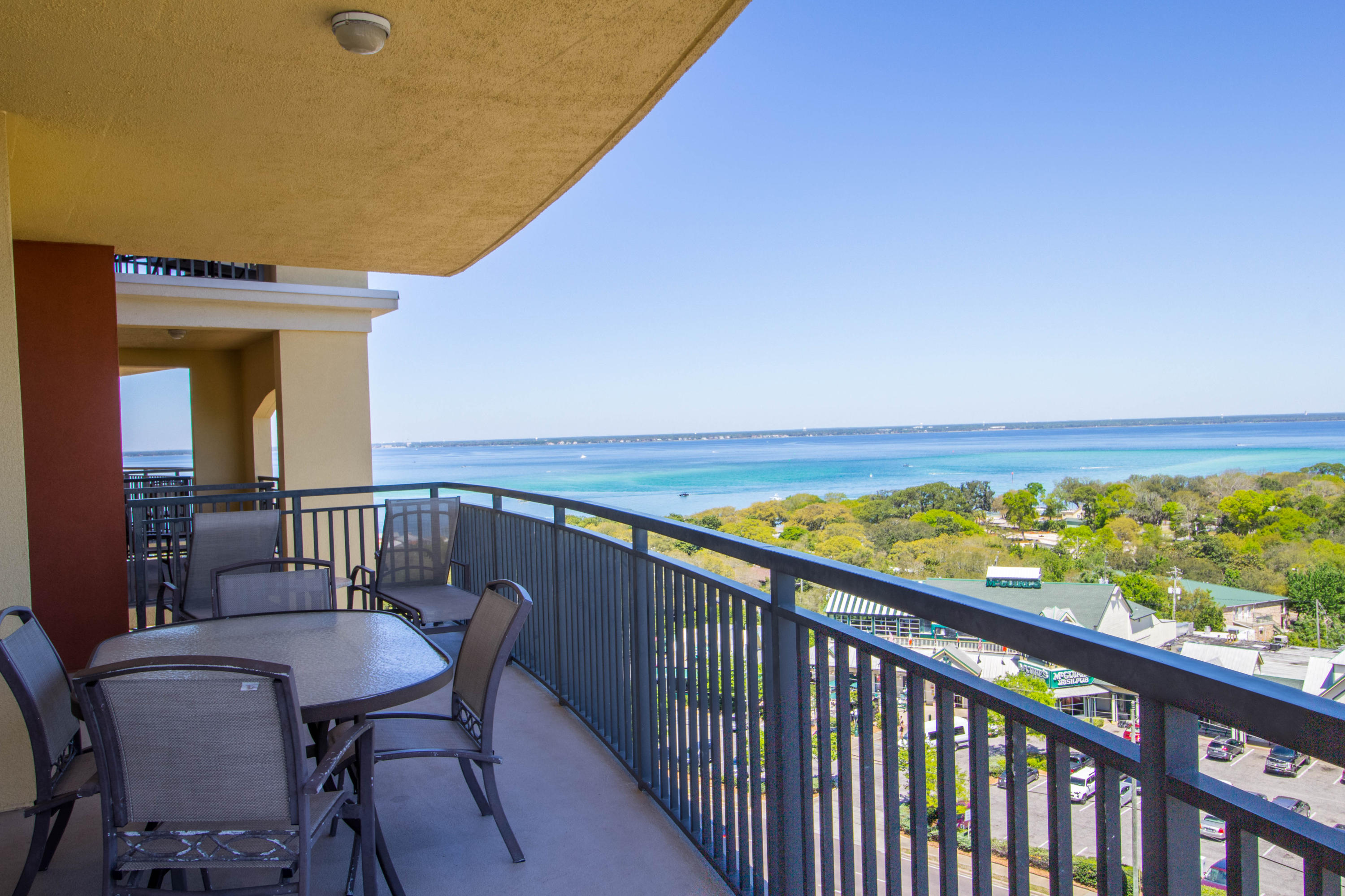 EMERALD GRANDE - Residential