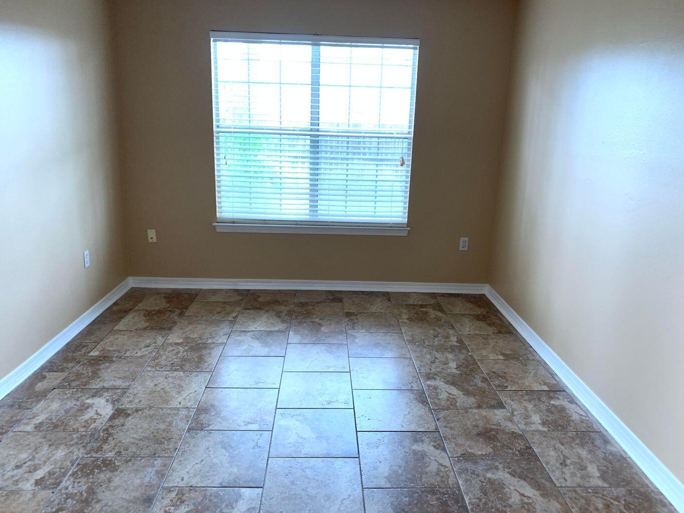 GREEN ACRES - Residential Lease