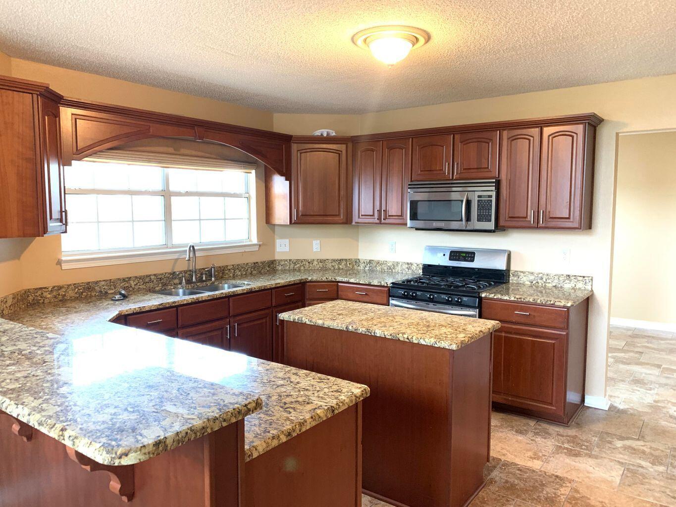 GREEN ACRES - Residential Lease