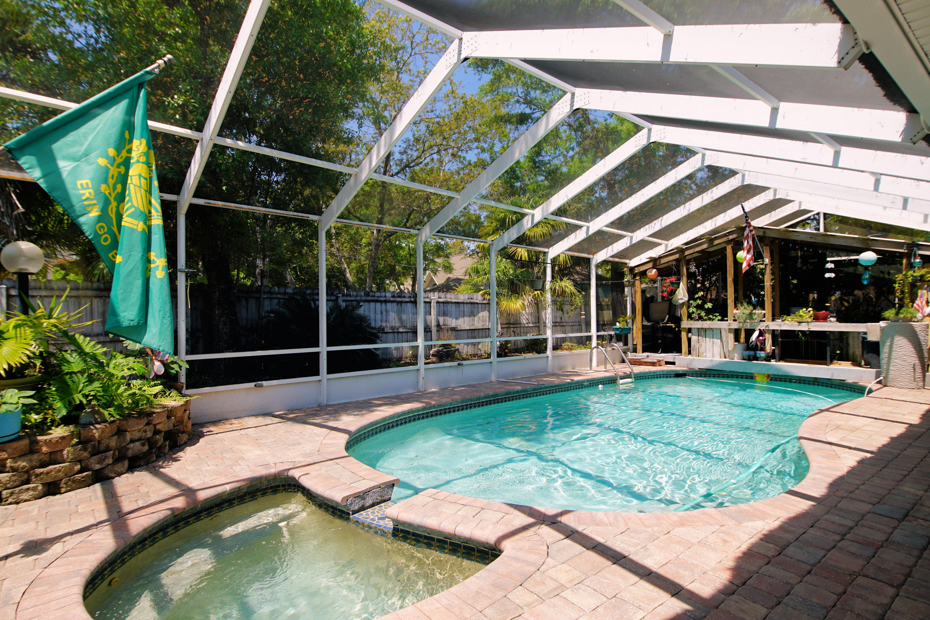 LAKE POINTE - Residential