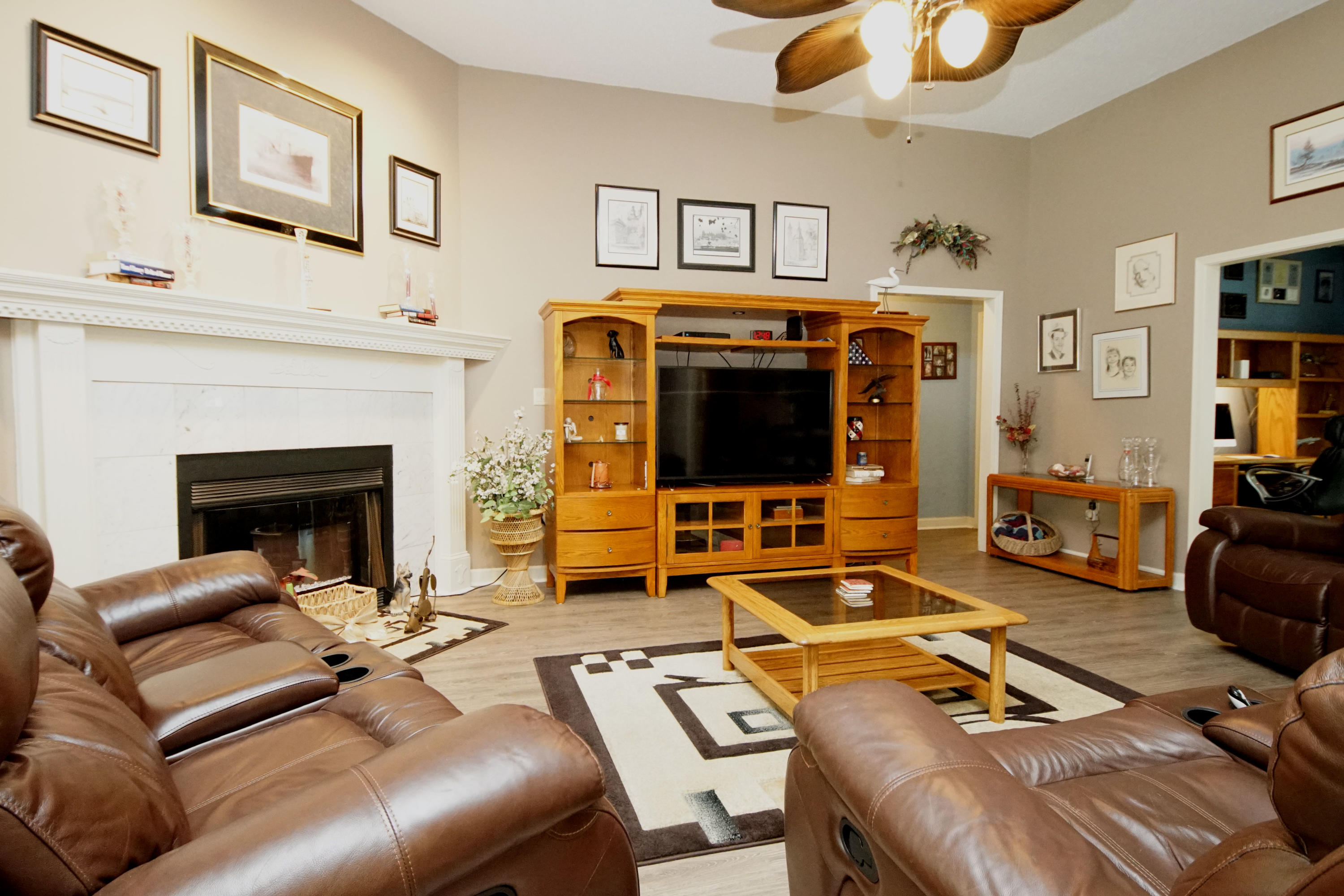 LAKE POINTE - Residential