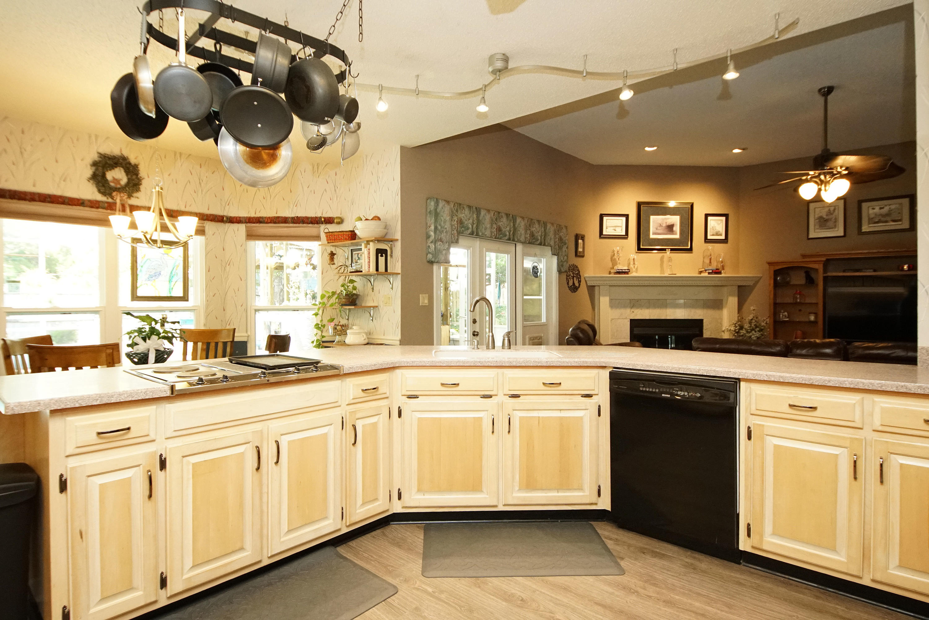 LAKE POINTE - Residential