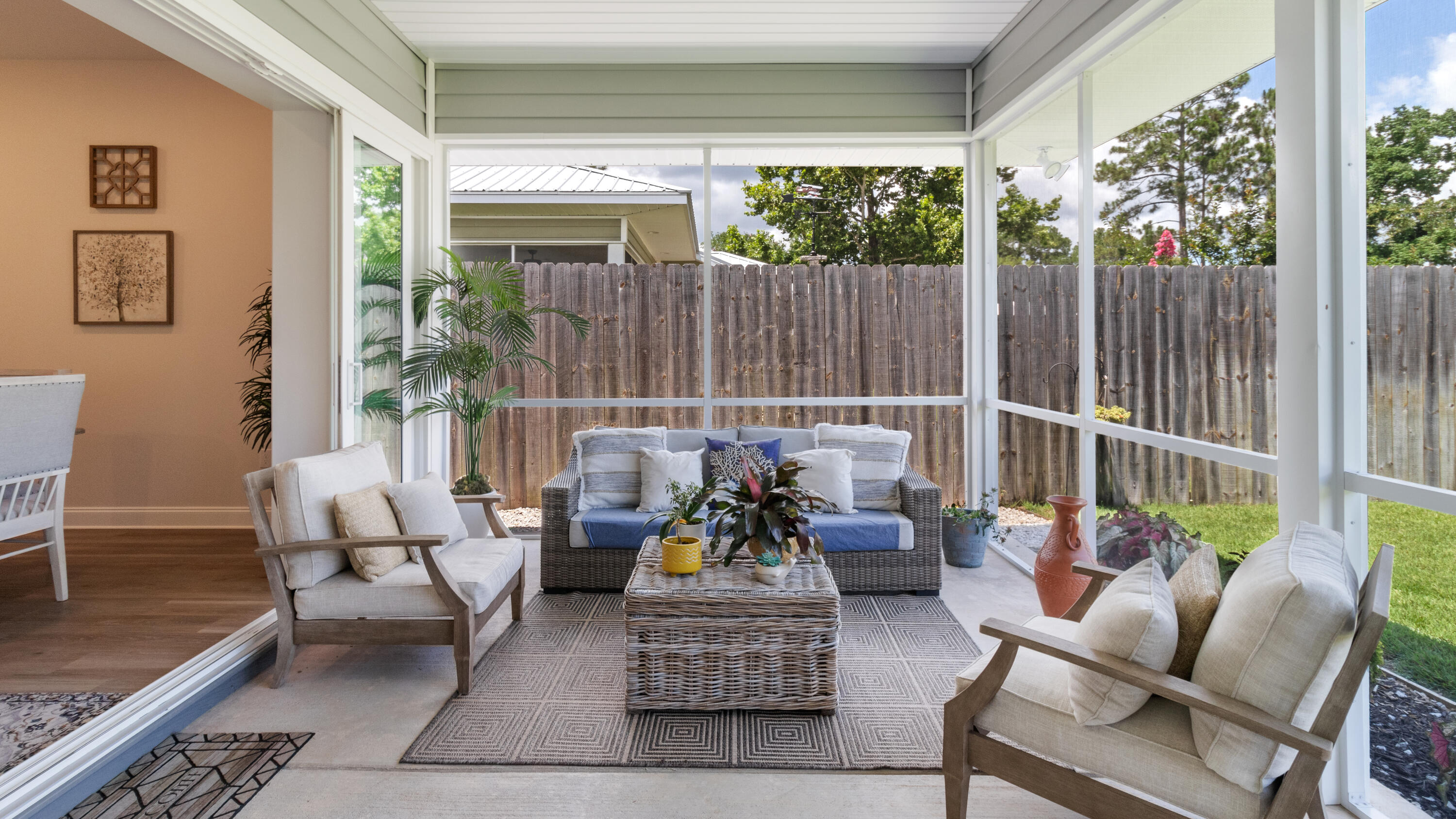 VILLA TASSO TOWN OF - Residential