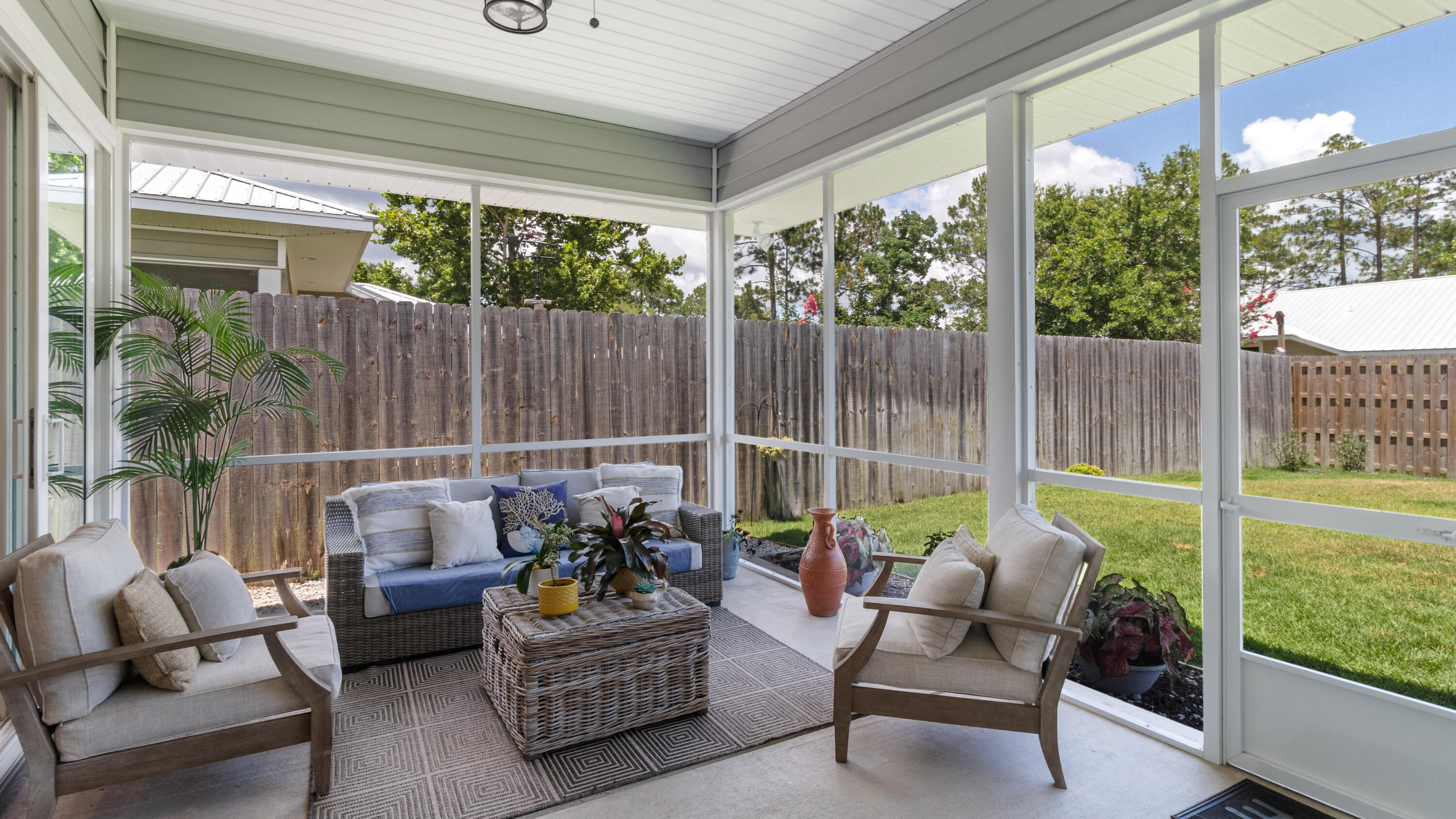 VILLA TASSO TOWN OF - Residential