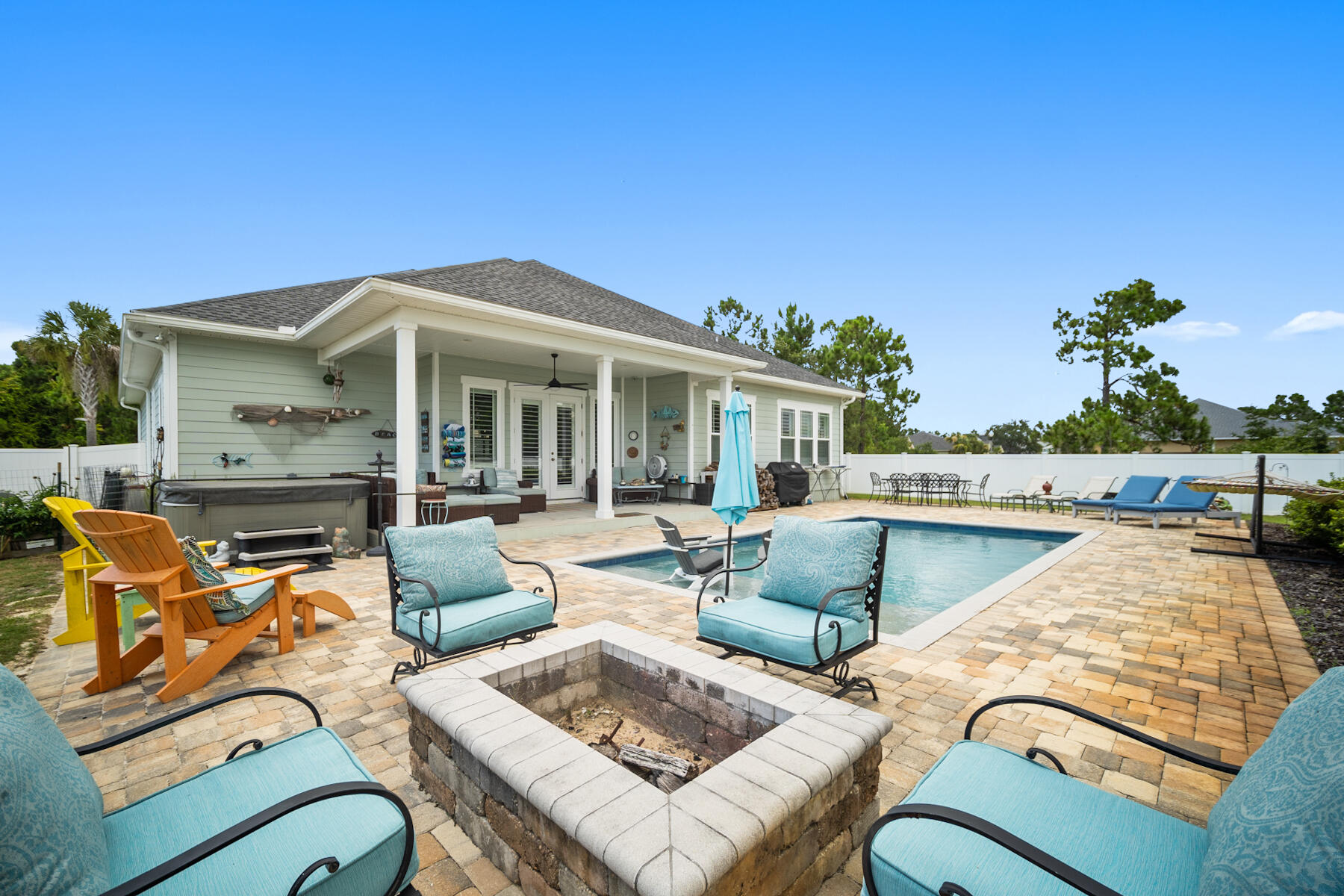 DOLPHIN BAY PH 1 - Residential