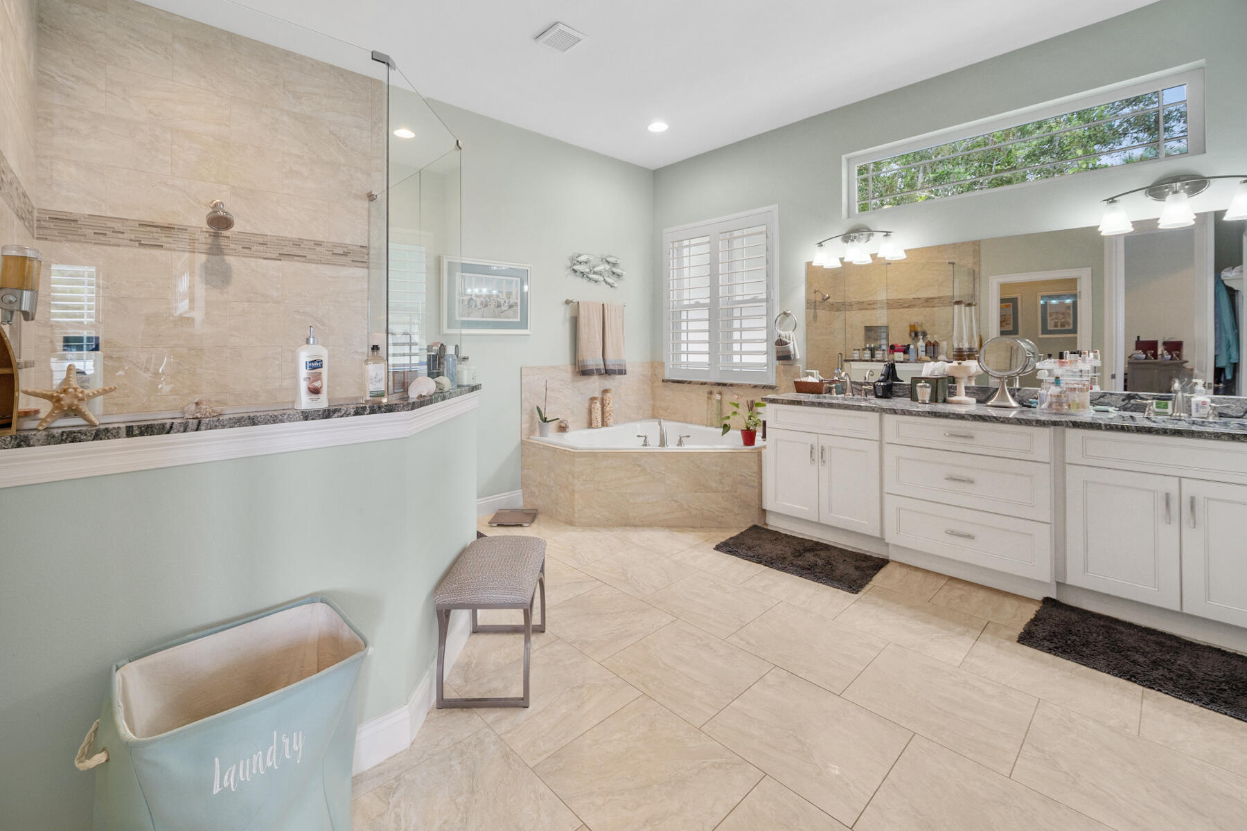 DOLPHIN BAY PH 1 - Residential