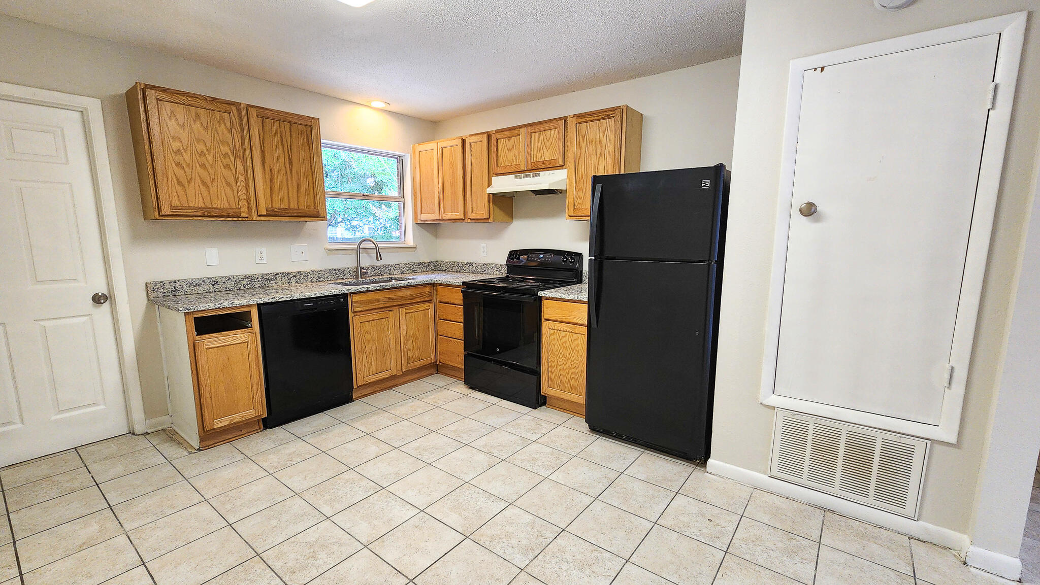 BAYVIEW WOODS - Residential