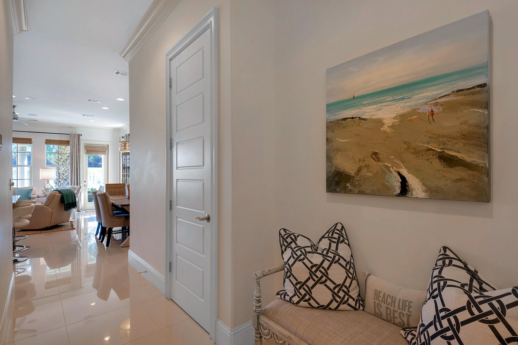 VILLA LAGO - Residential