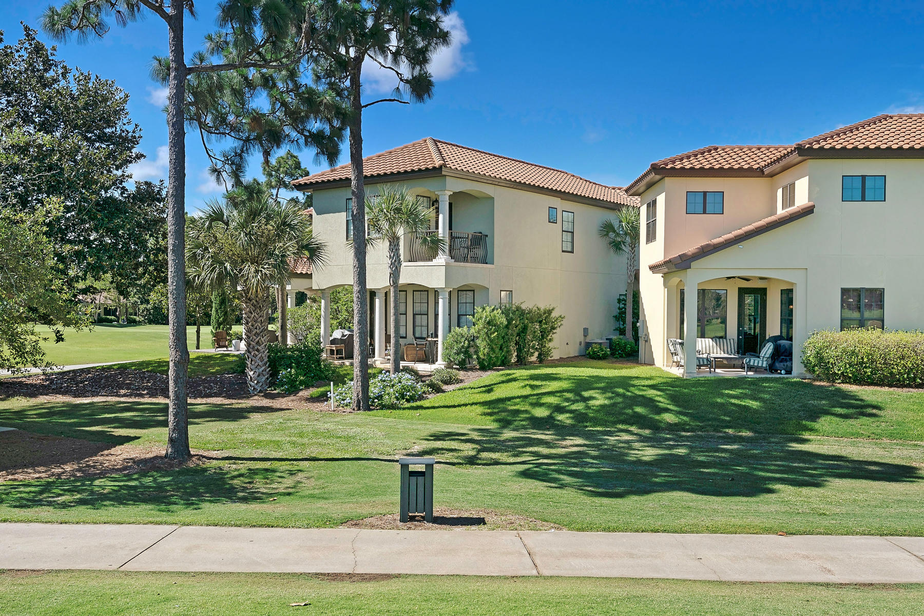 VILLA LAGO - Residential