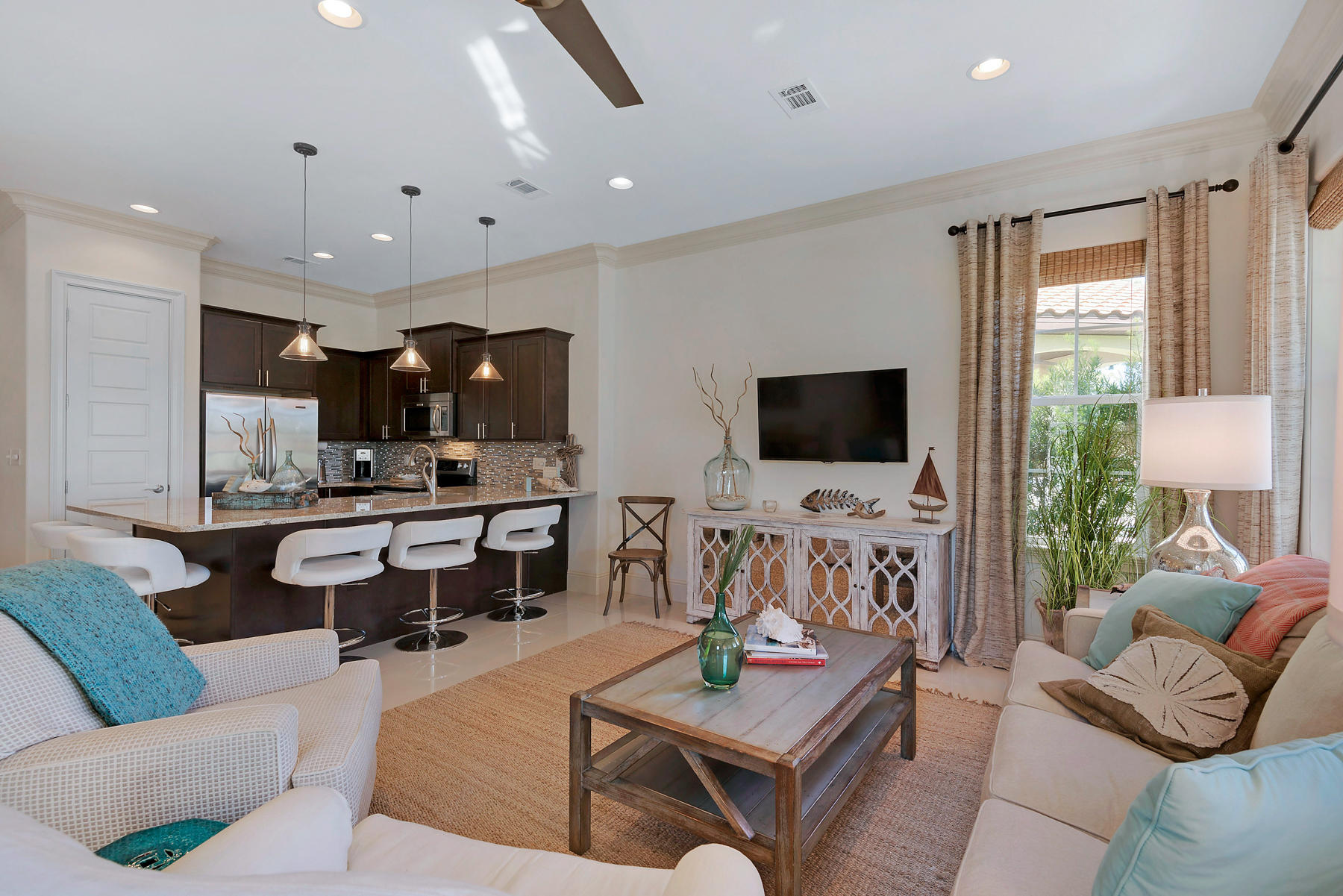 VILLA LAGO - Residential