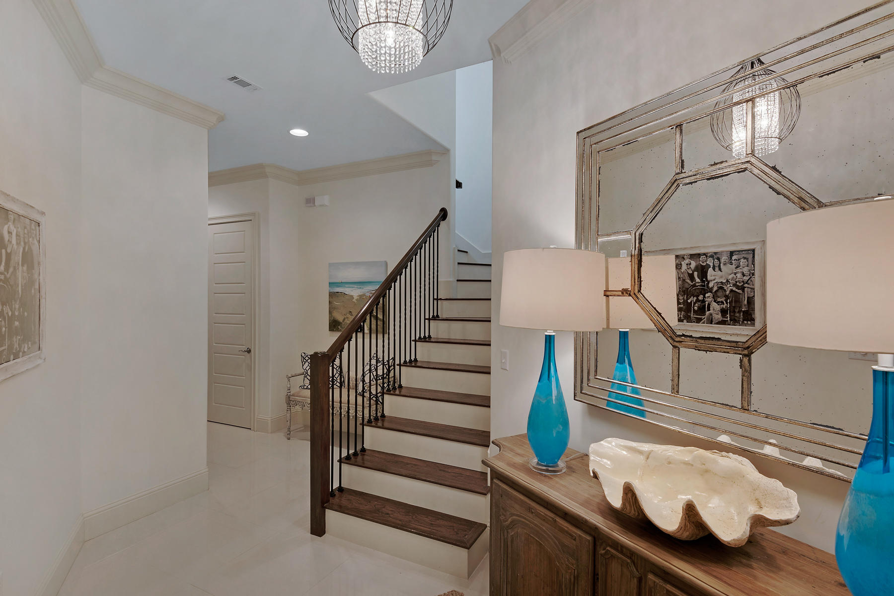 VILLA LAGO - Residential