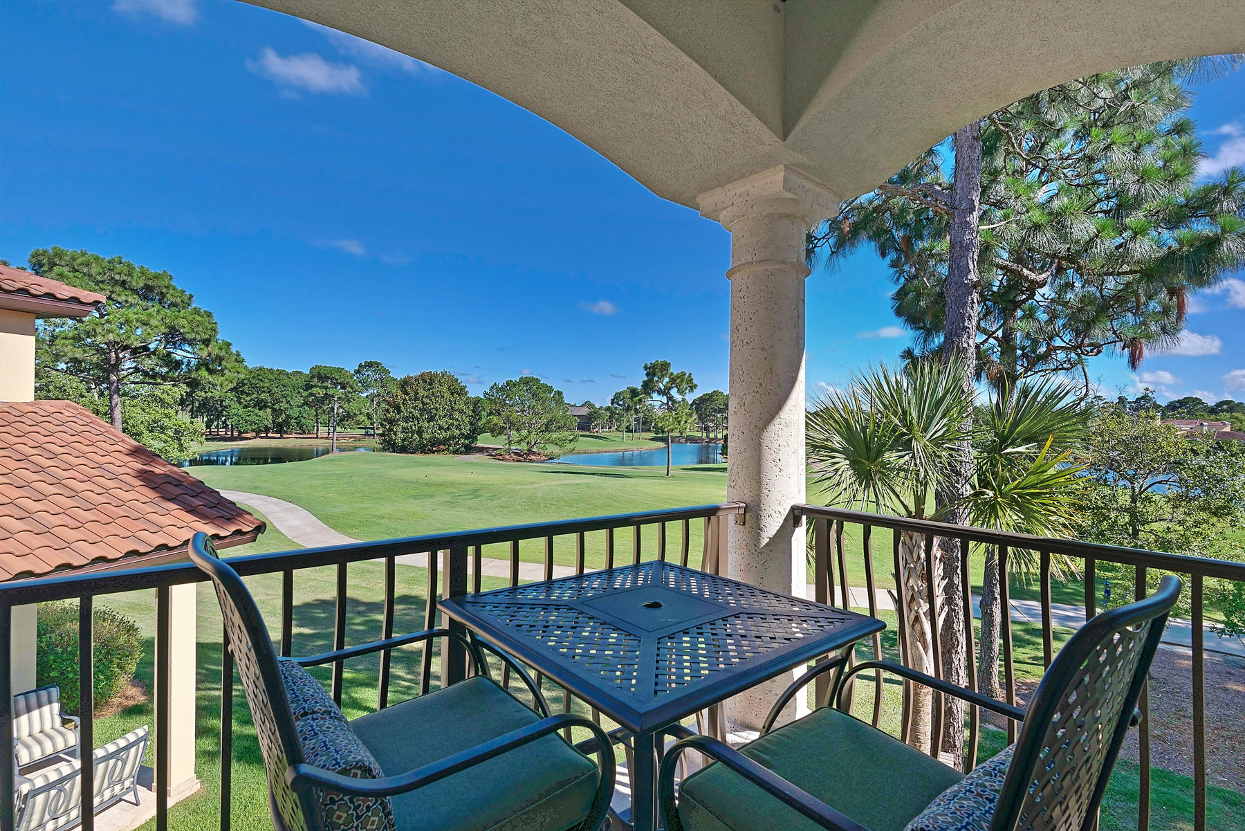 VILLA LAGO - Residential