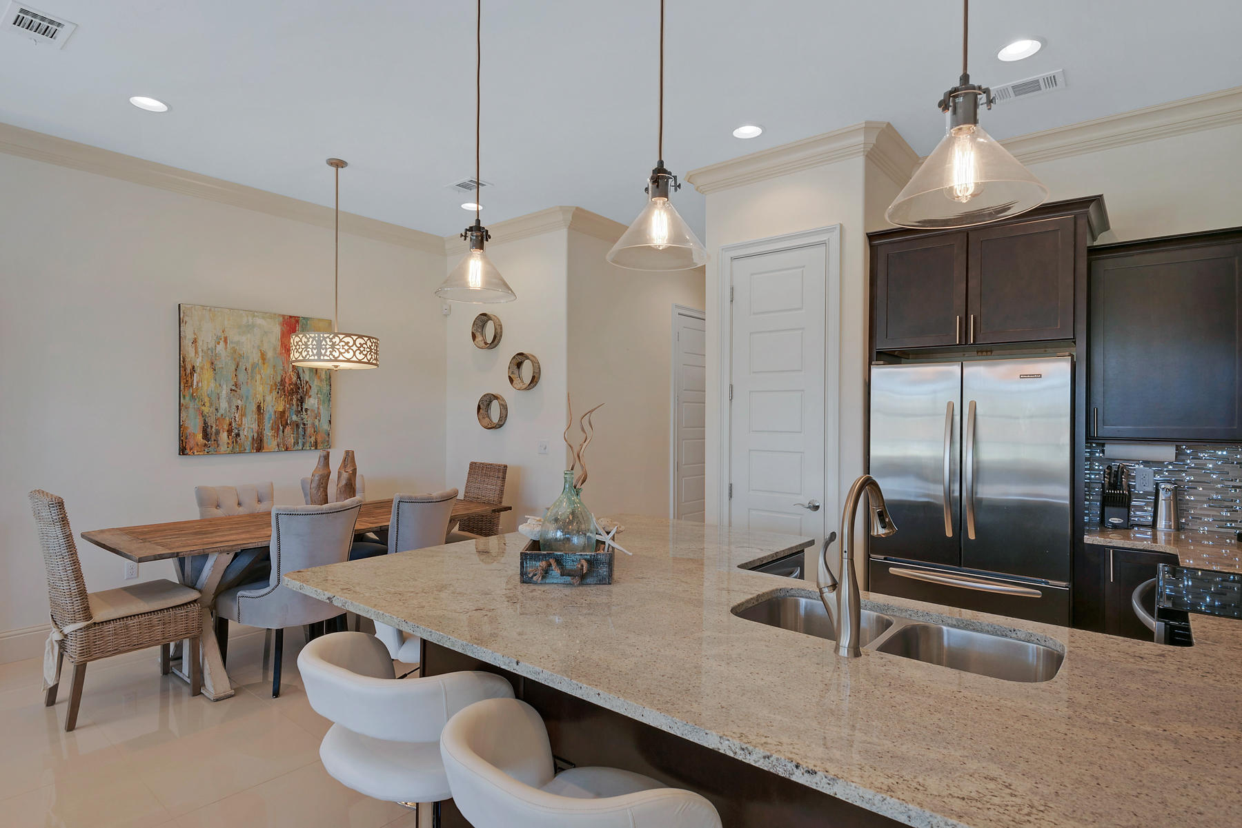 VILLA LAGO - Residential