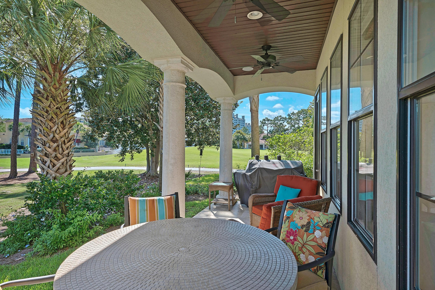 VILLA LAGO - Residential