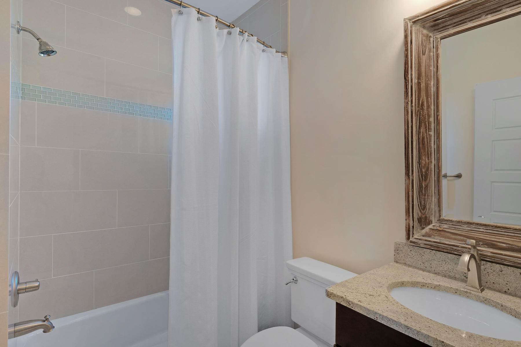 VILLA LAGO - Residential