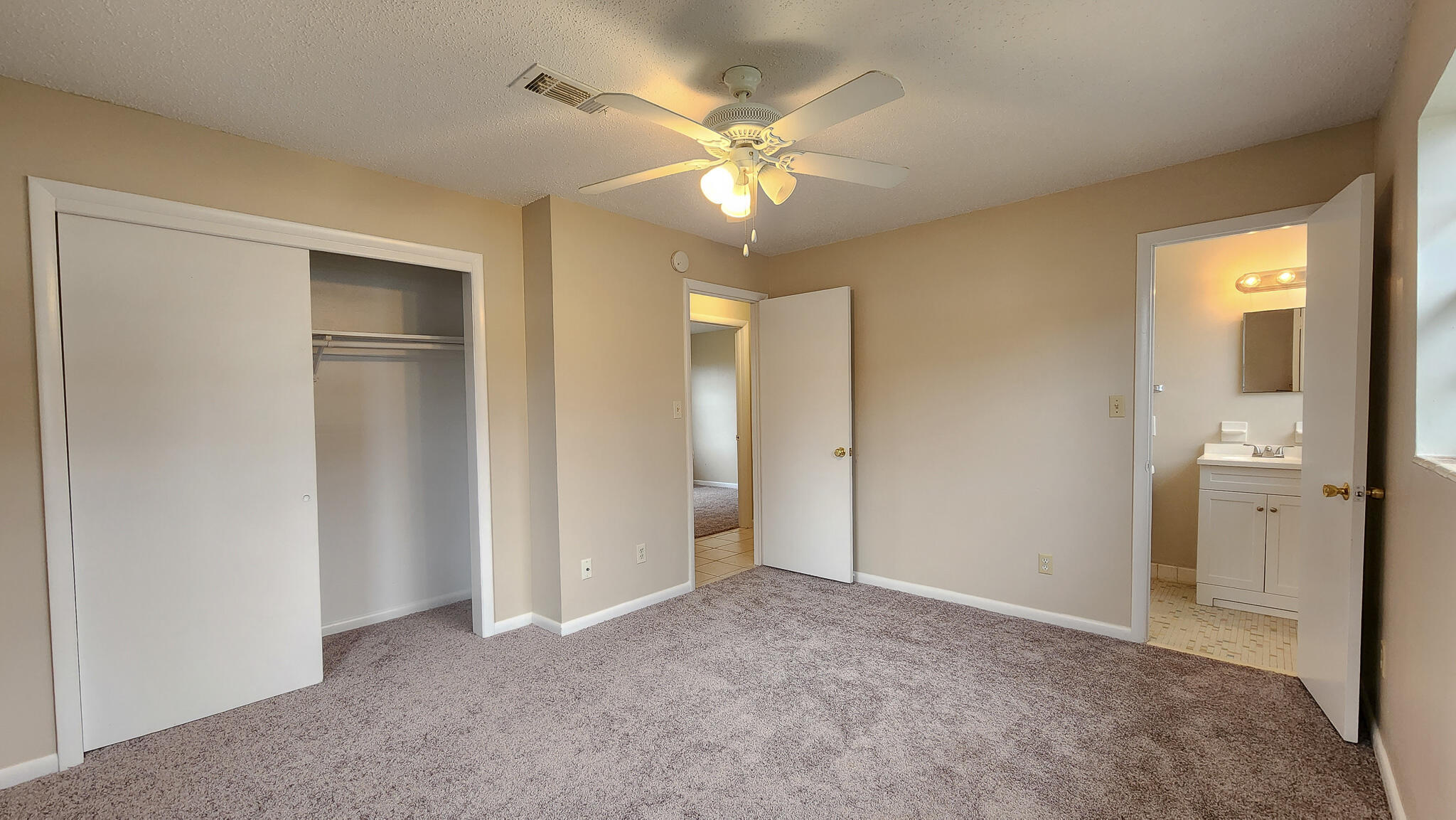 OAK TREE PARK - Residential