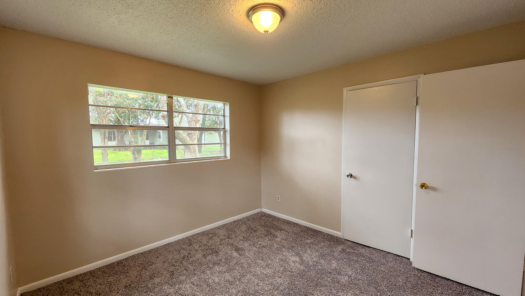 OAK TREE PARK - Residential
