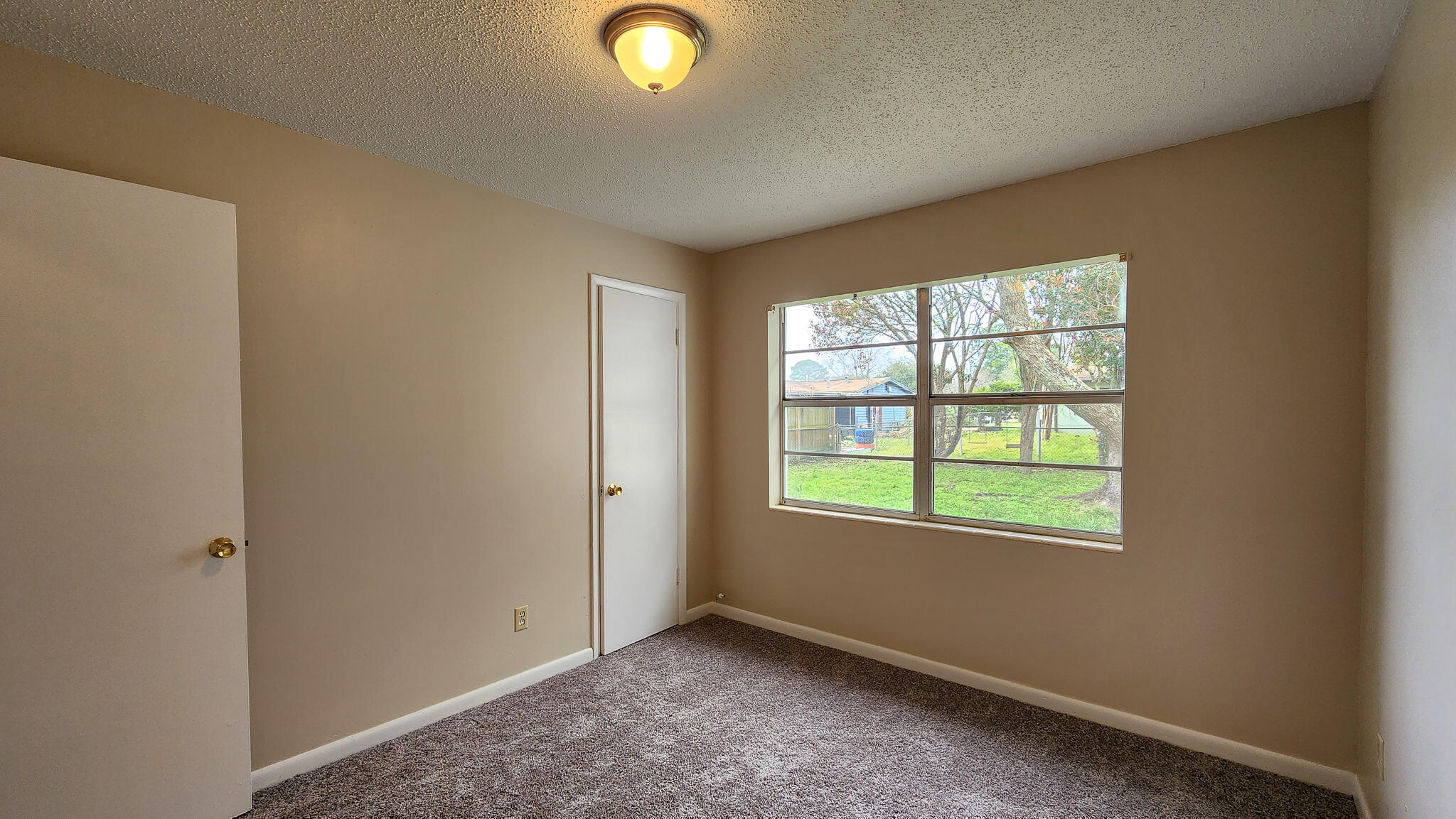 OAK TREE PARK - Residential