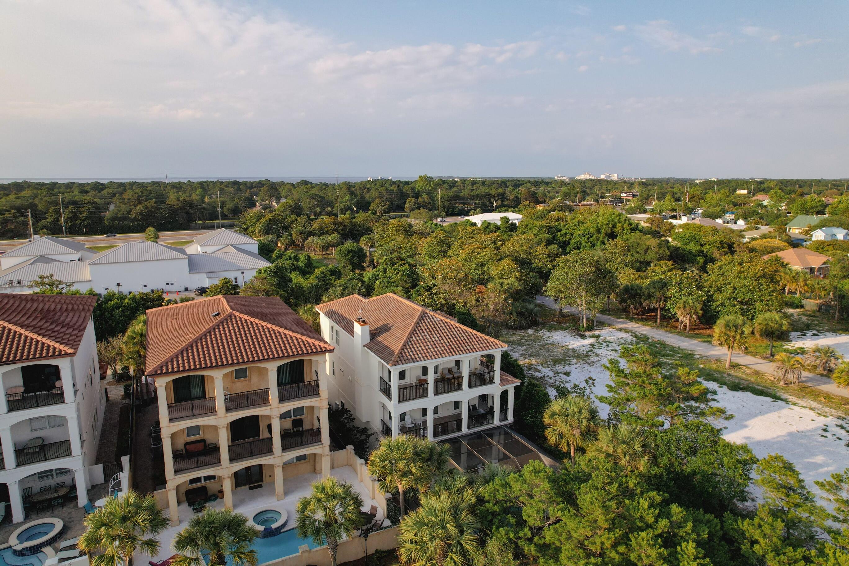 SPYGLASS VILLAS - Residential