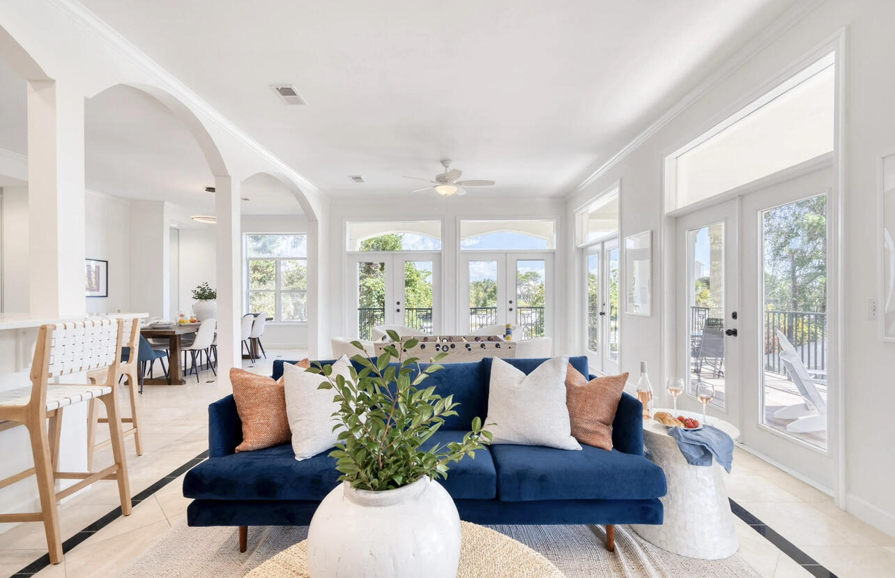 SPYGLASS VILLAS - Residential
