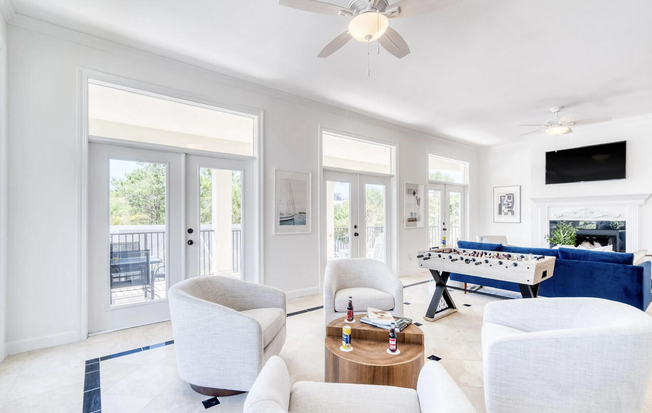 SPYGLASS VILLAS - Residential