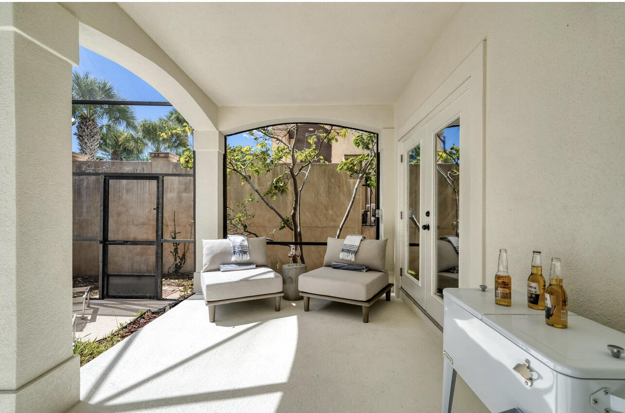 SPYGLASS VILLAS - Residential