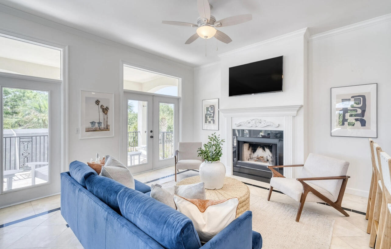 SPYGLASS VILLAS - Residential