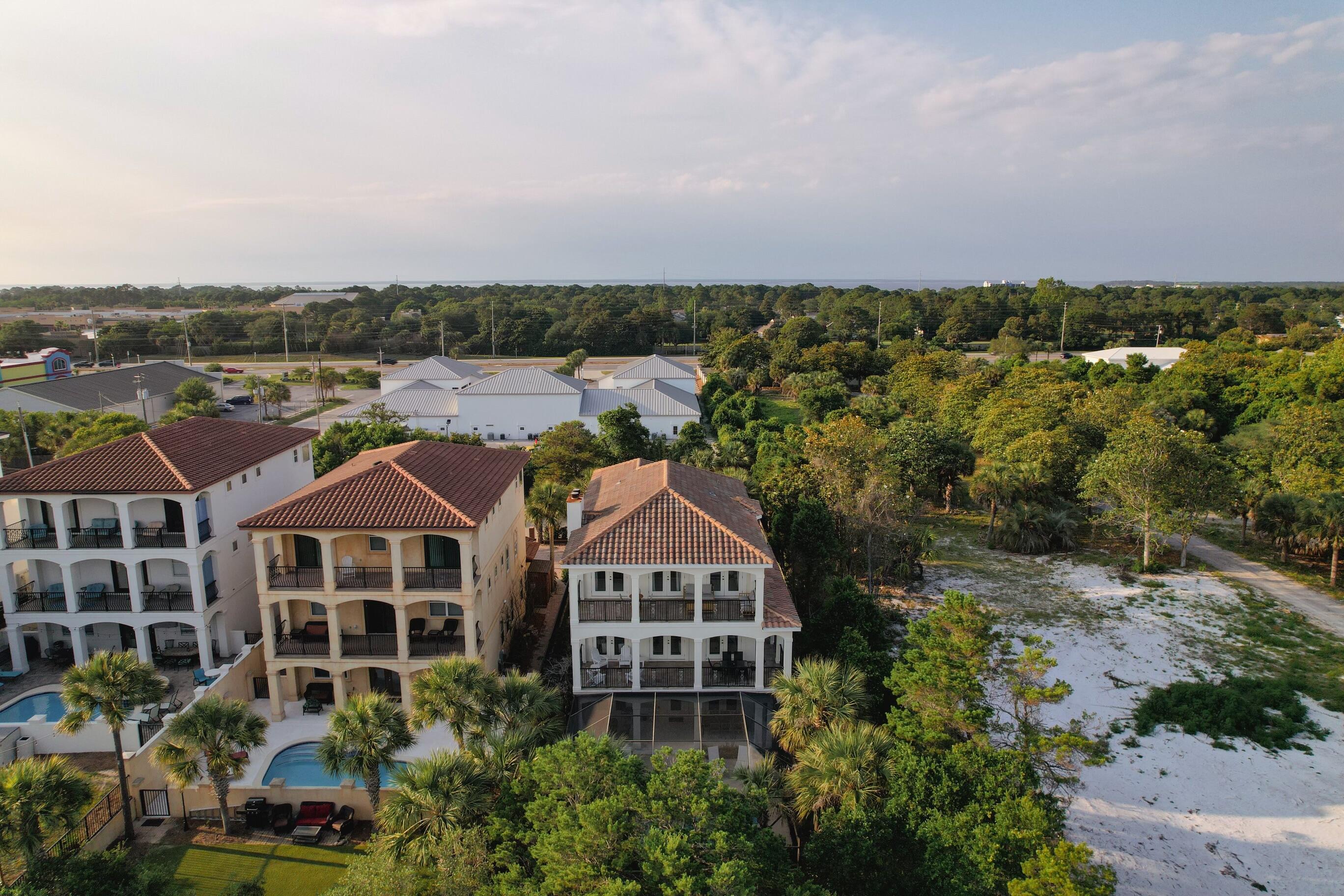 SPYGLASS VILLAS - Residential