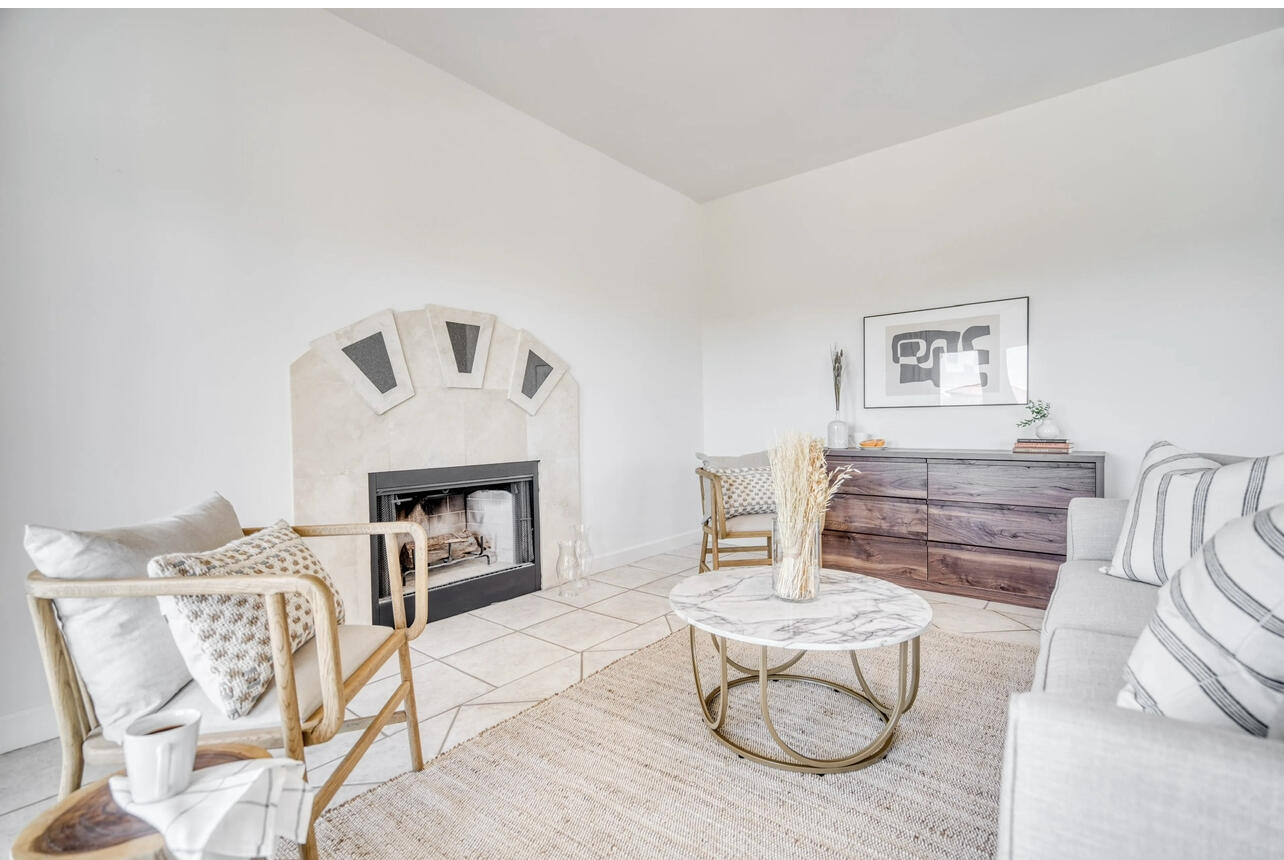 SPYGLASS VILLAS - Residential
