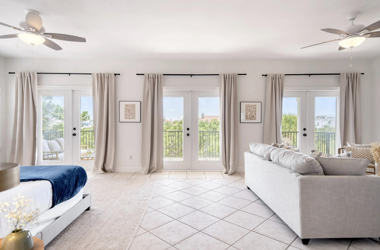 SPYGLASS VILLAS - Residential