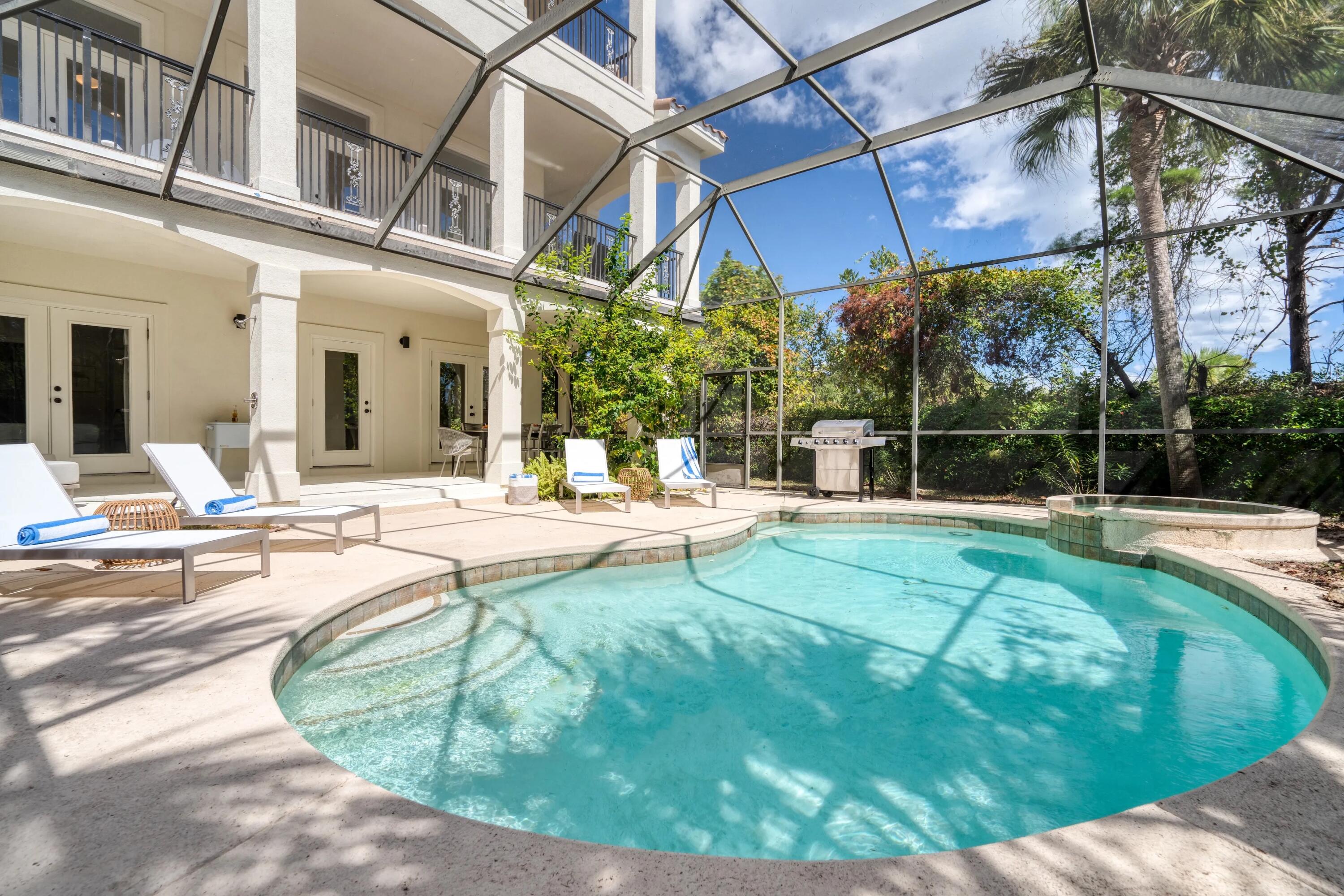 SPYGLASS VILLAS - Residential