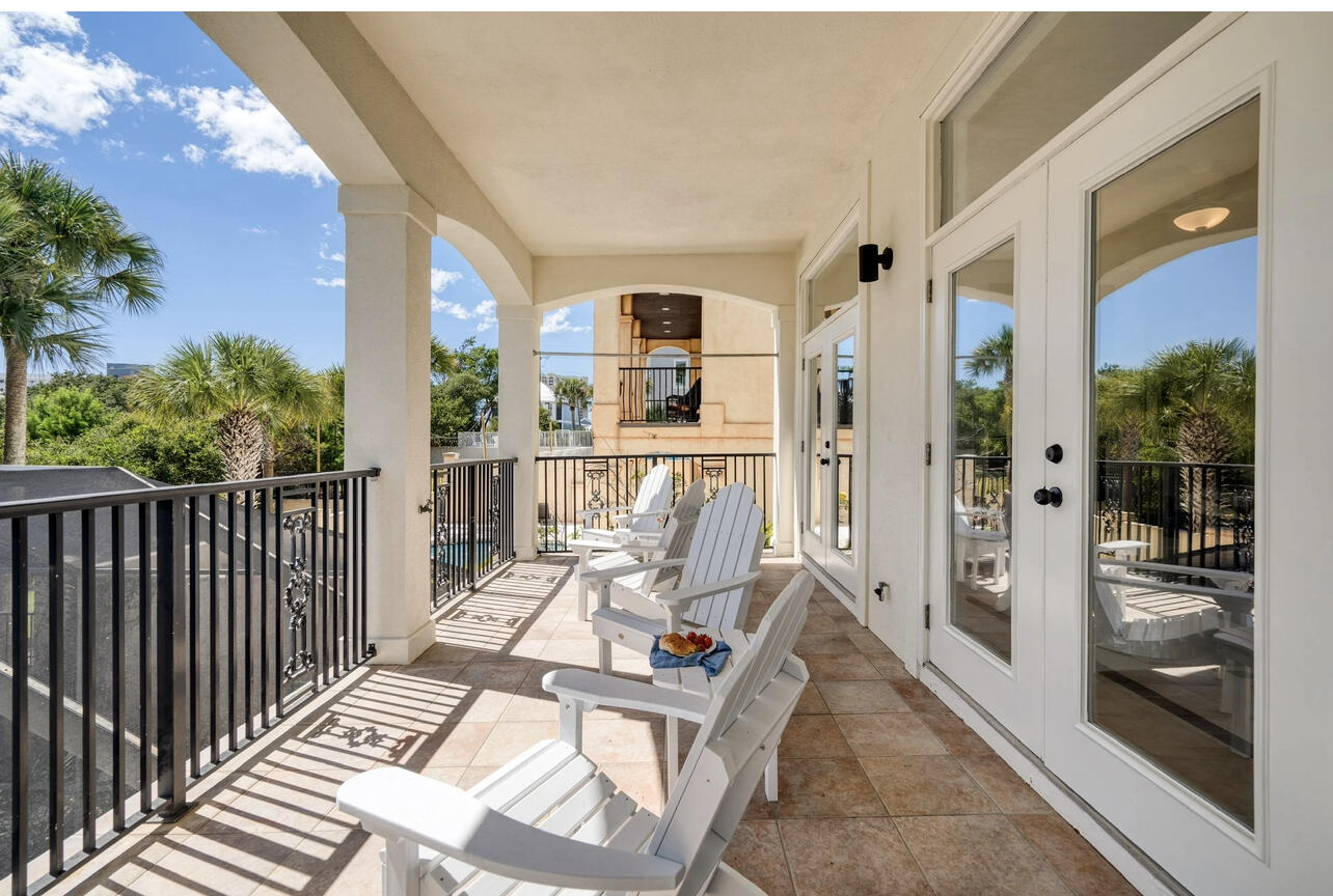 SPYGLASS VILLAS - Residential