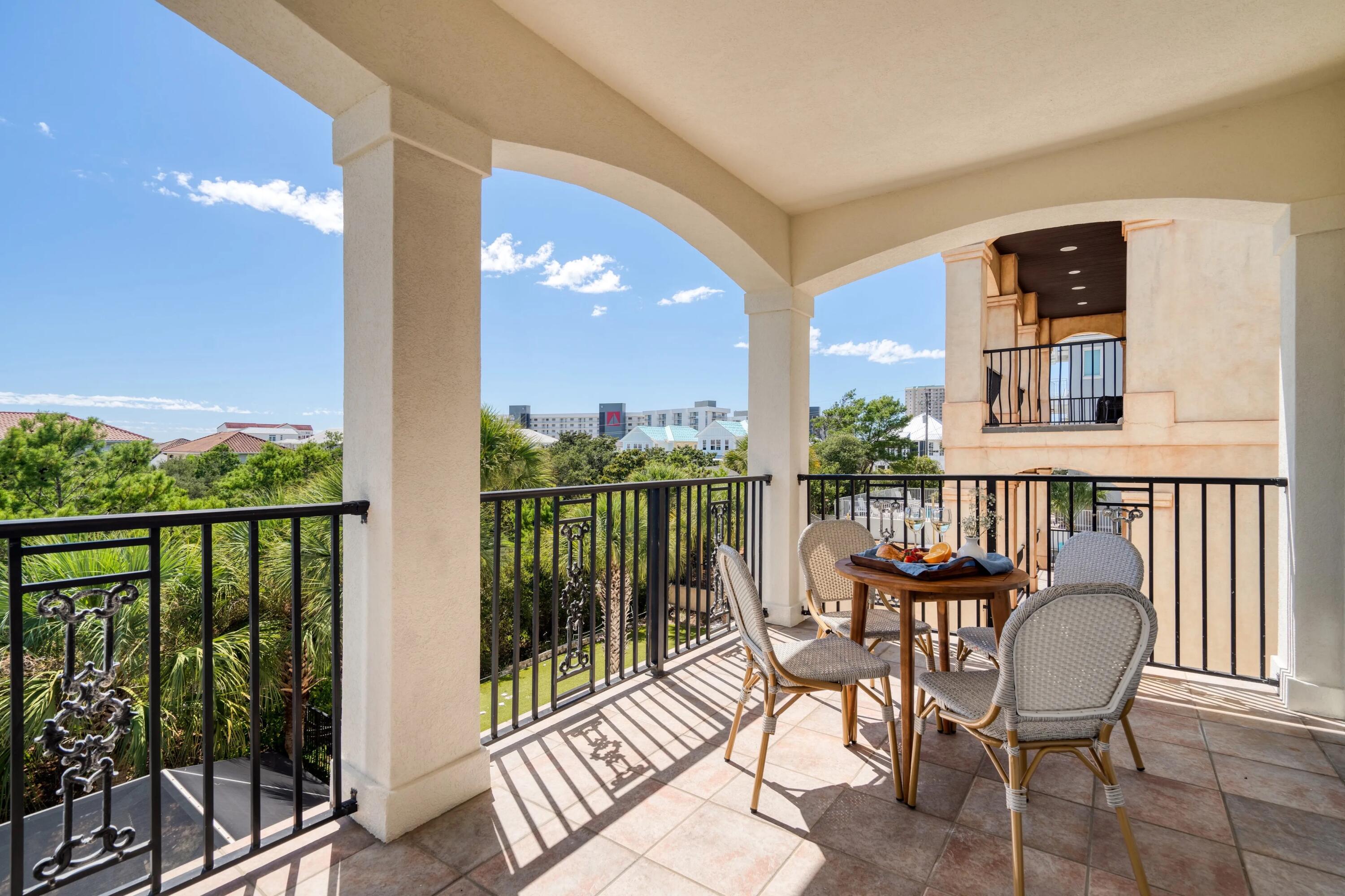 SPYGLASS VILLAS - Residential
