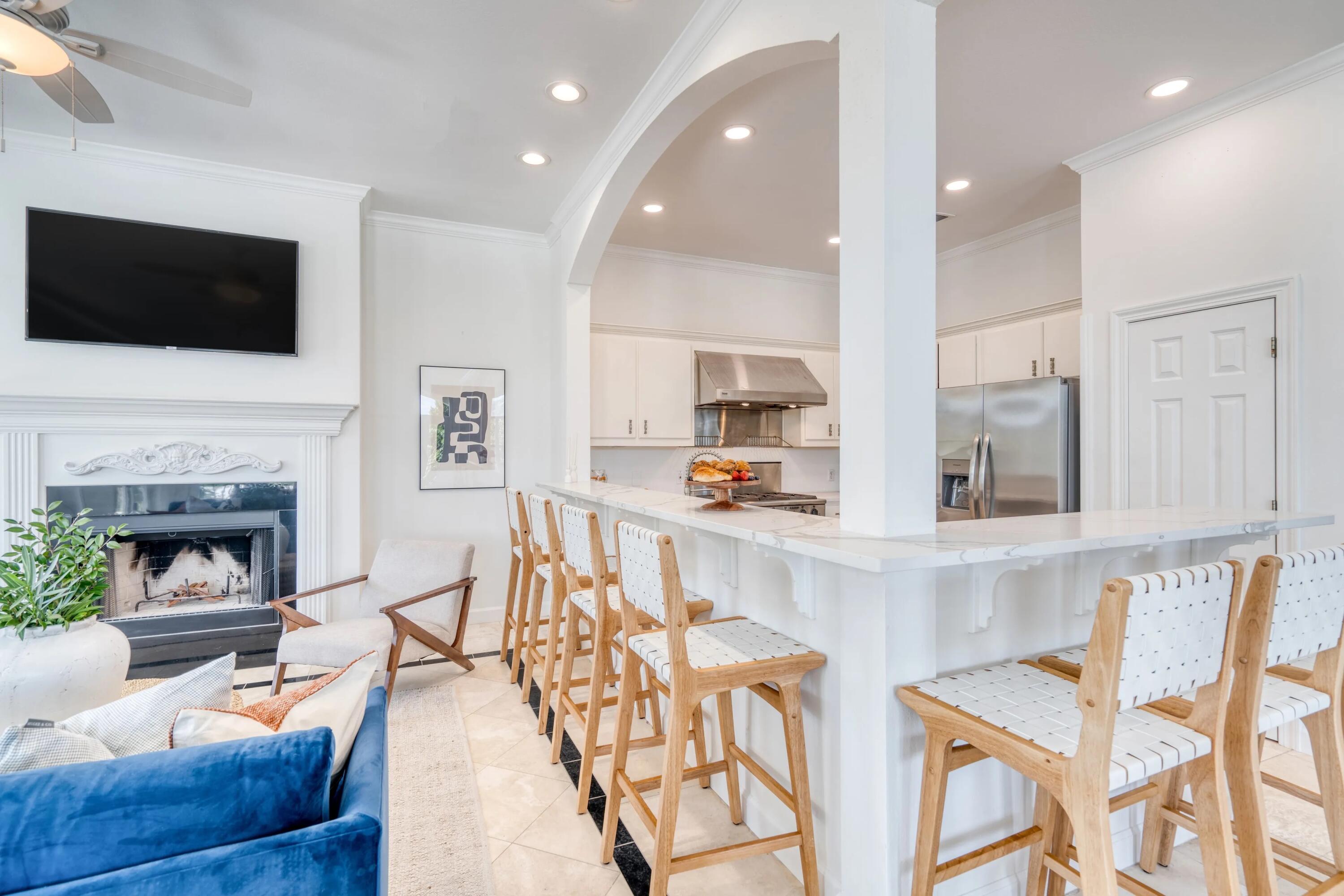 SPYGLASS VILLAS - Residential