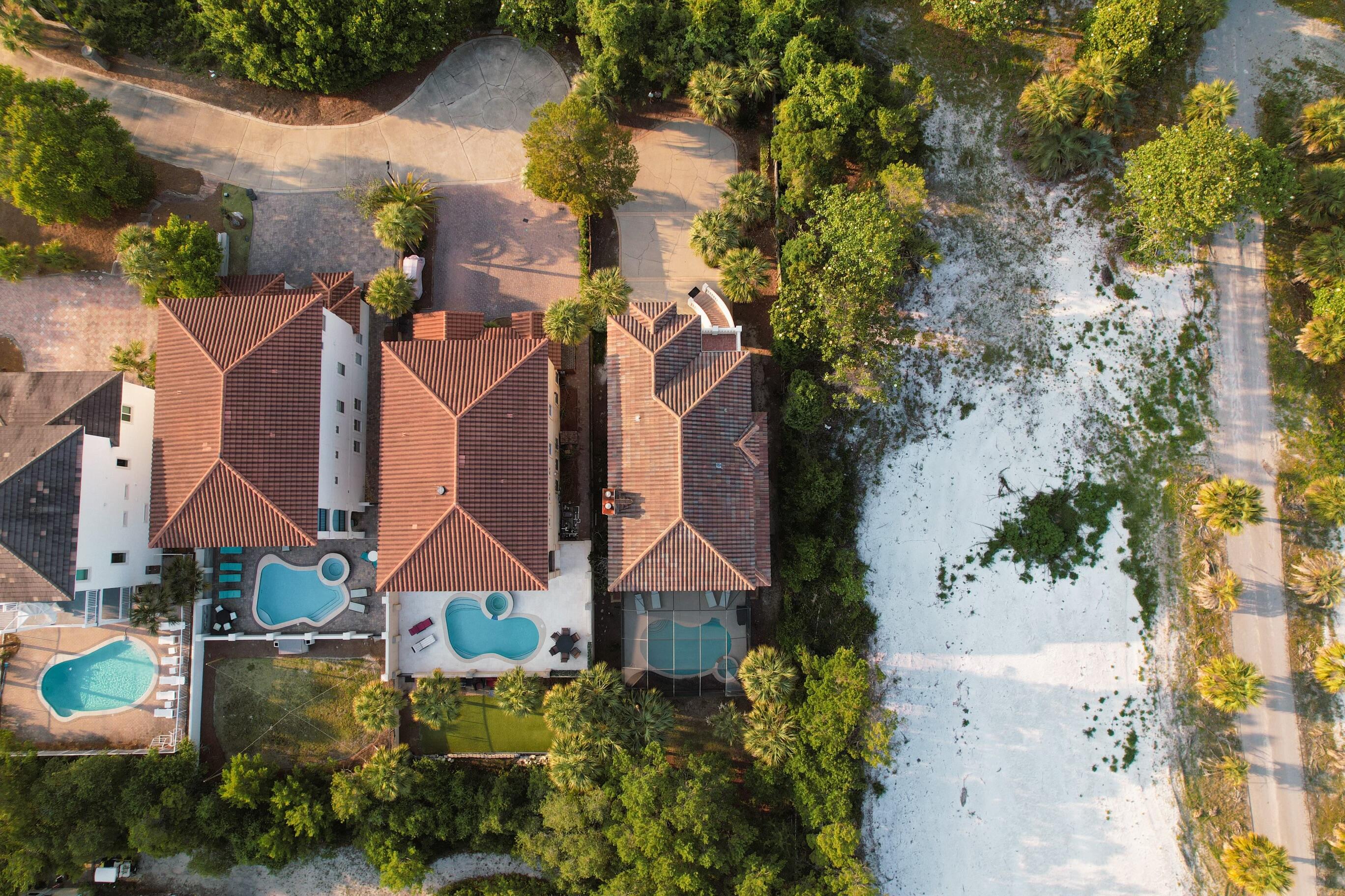 SPYGLASS VILLAS - Residential