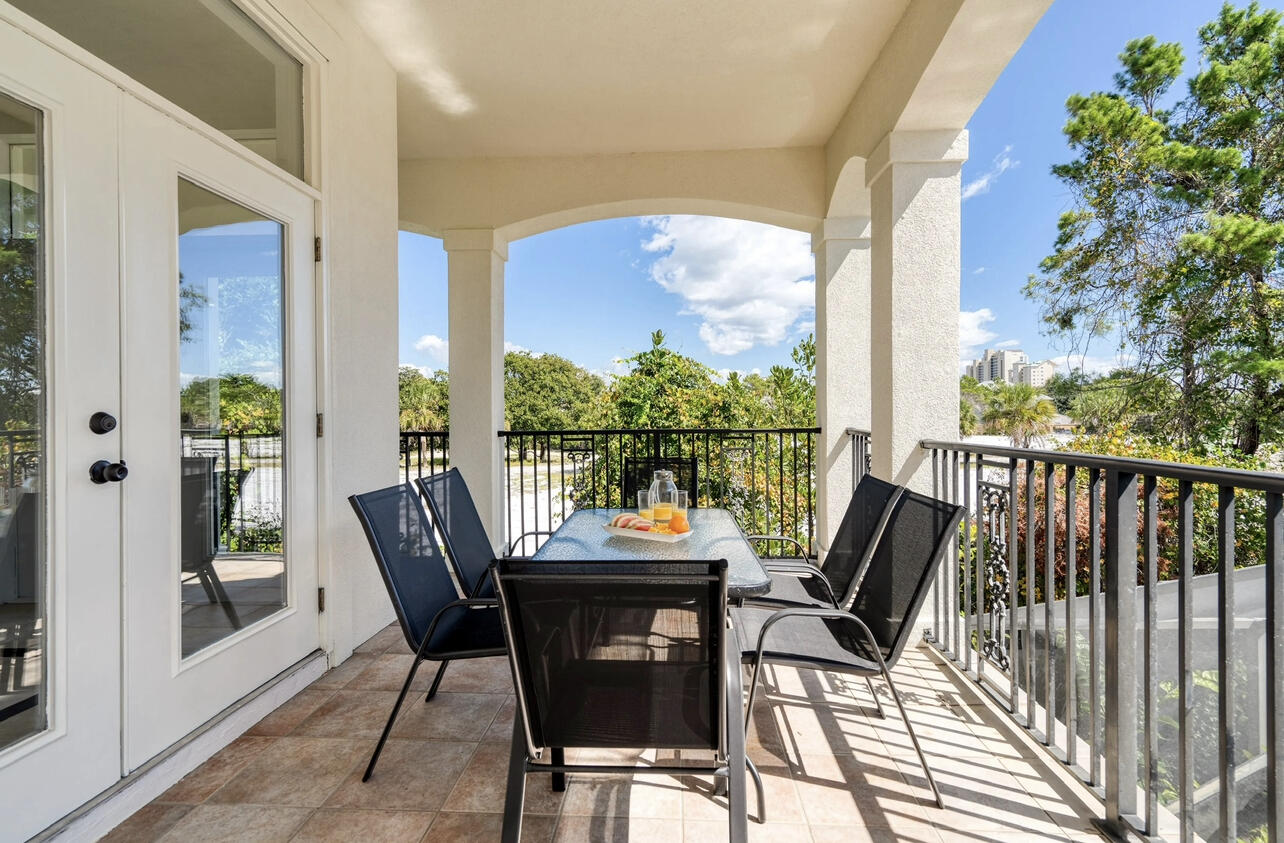 SPYGLASS VILLAS - Residential
