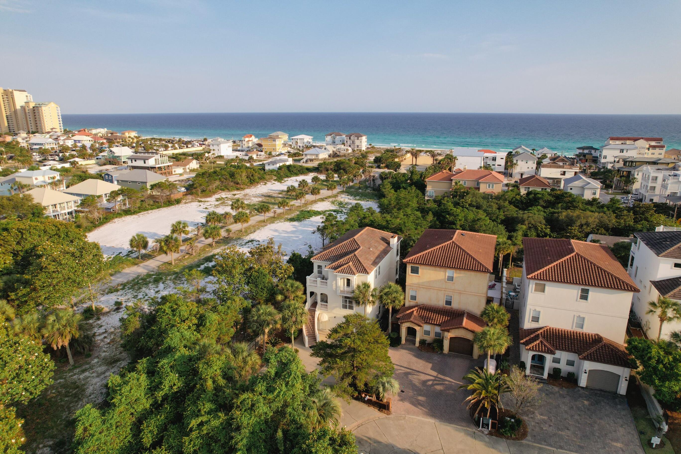 SPYGLASS VILLAS - Residential