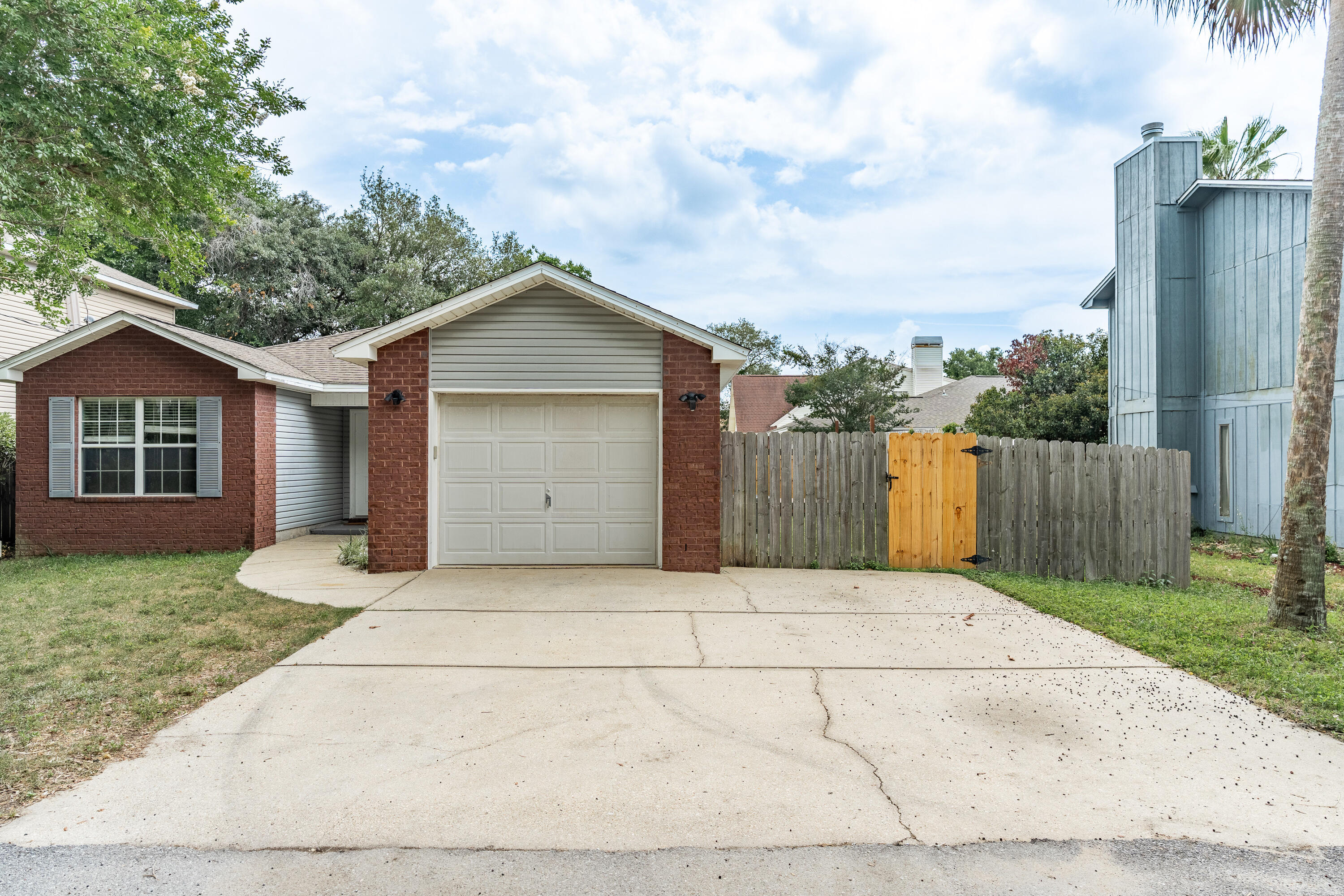 SEASHORE VILLAGE T/H - Residential