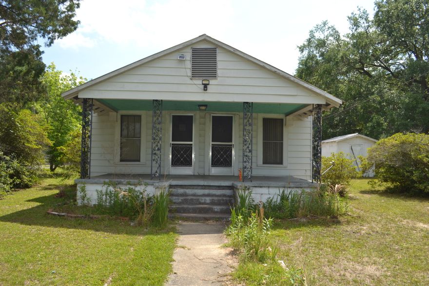 Charming country home close to natural cold springs, and Ponce De Leon State Park. Home sits on 1 acre of land, surrounded by beautiful mature oak trees. Large front porch makes for the perfect place to relax and enjoy the scenery.2 bedrooms home BUT has several bonus rooms that could easily be converted to an extra bedrooms. Home is on septic and has an extra large drain field. This home is being sold ''as is.'' Seller will also consider seller financing.This home is a MUST see. Call and make your appointment today!