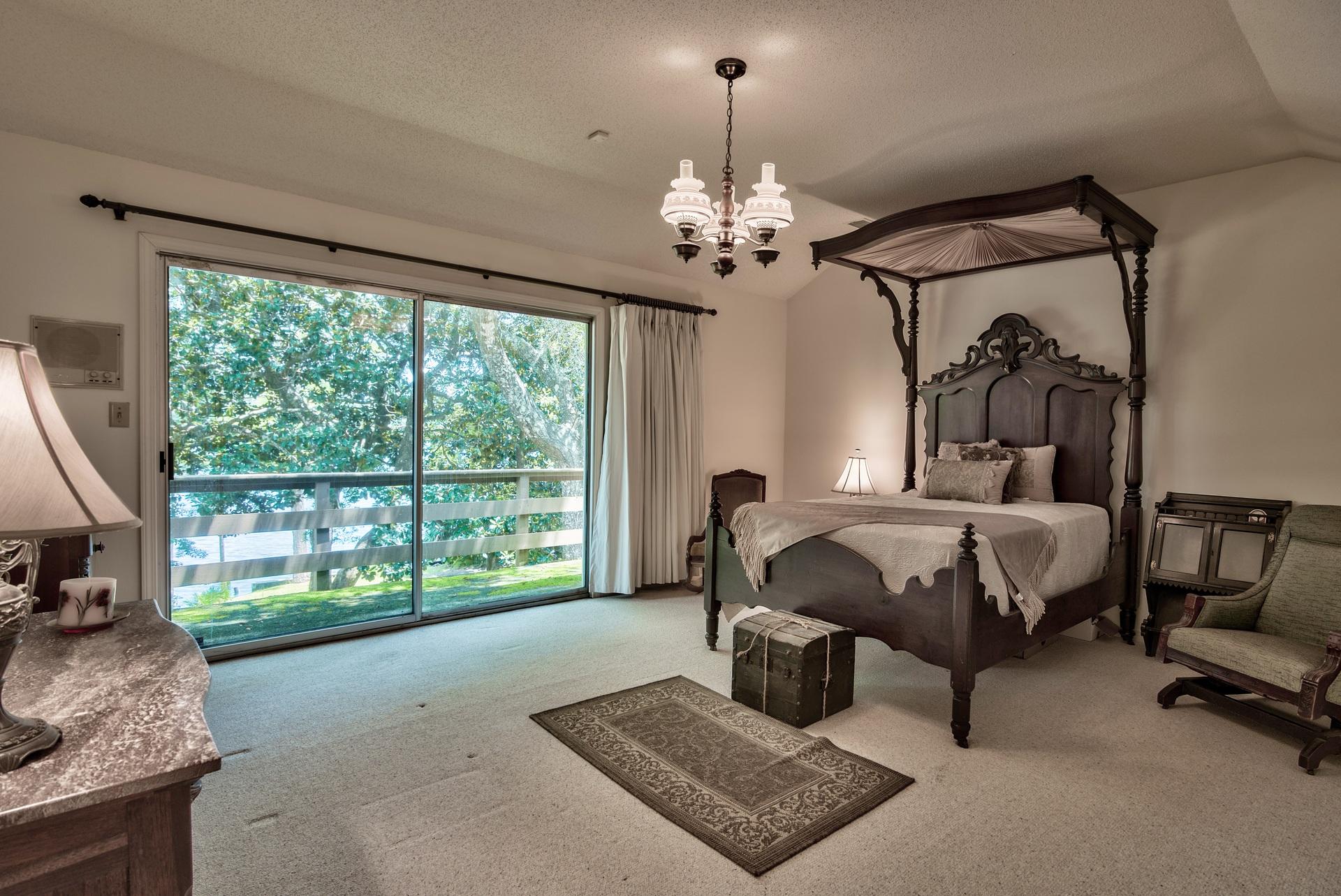 WOODLAND SHORES - Residential