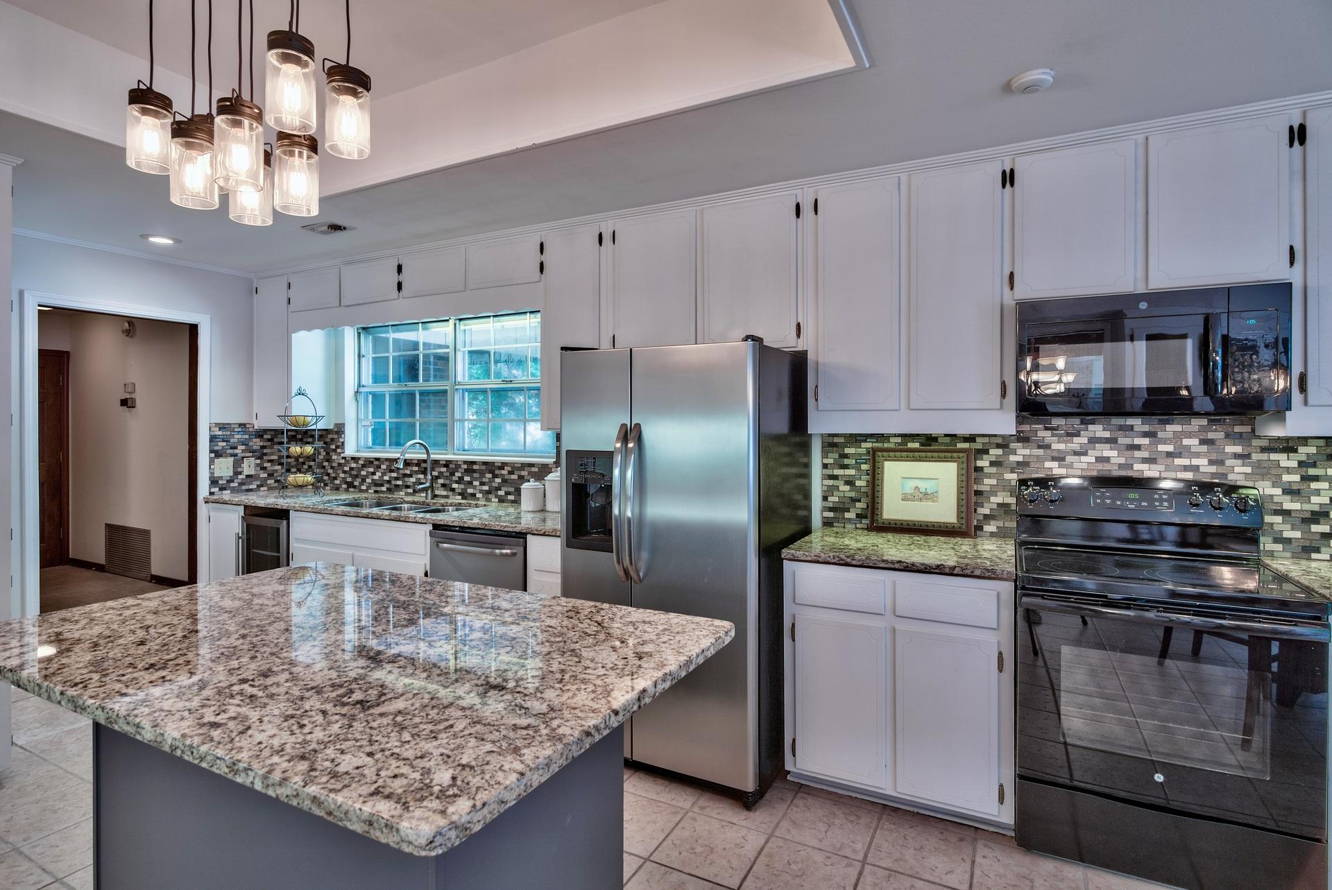 WOODLAND SHORES - Residential