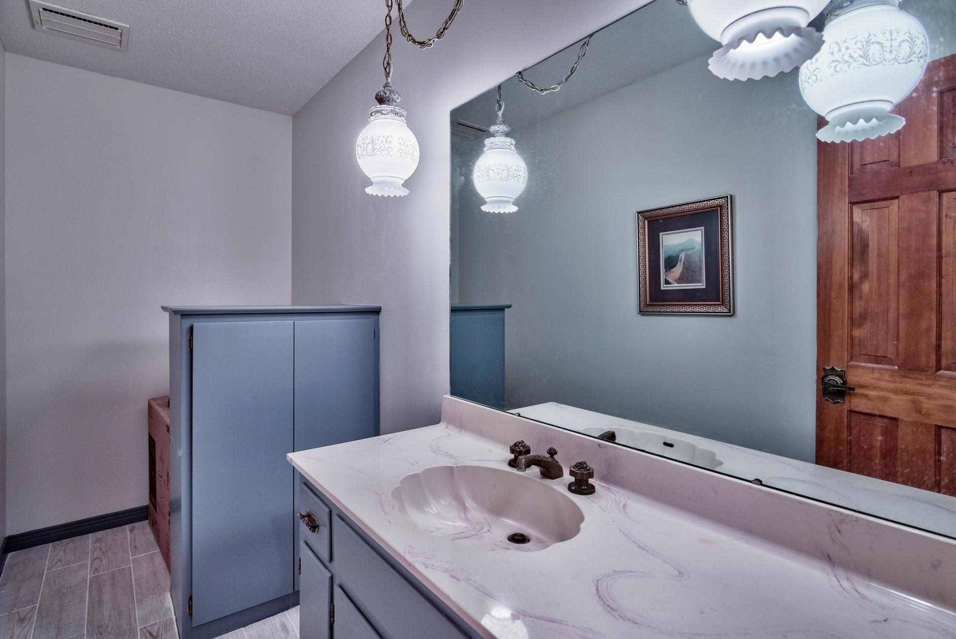 WOODLAND SHORES - Residential