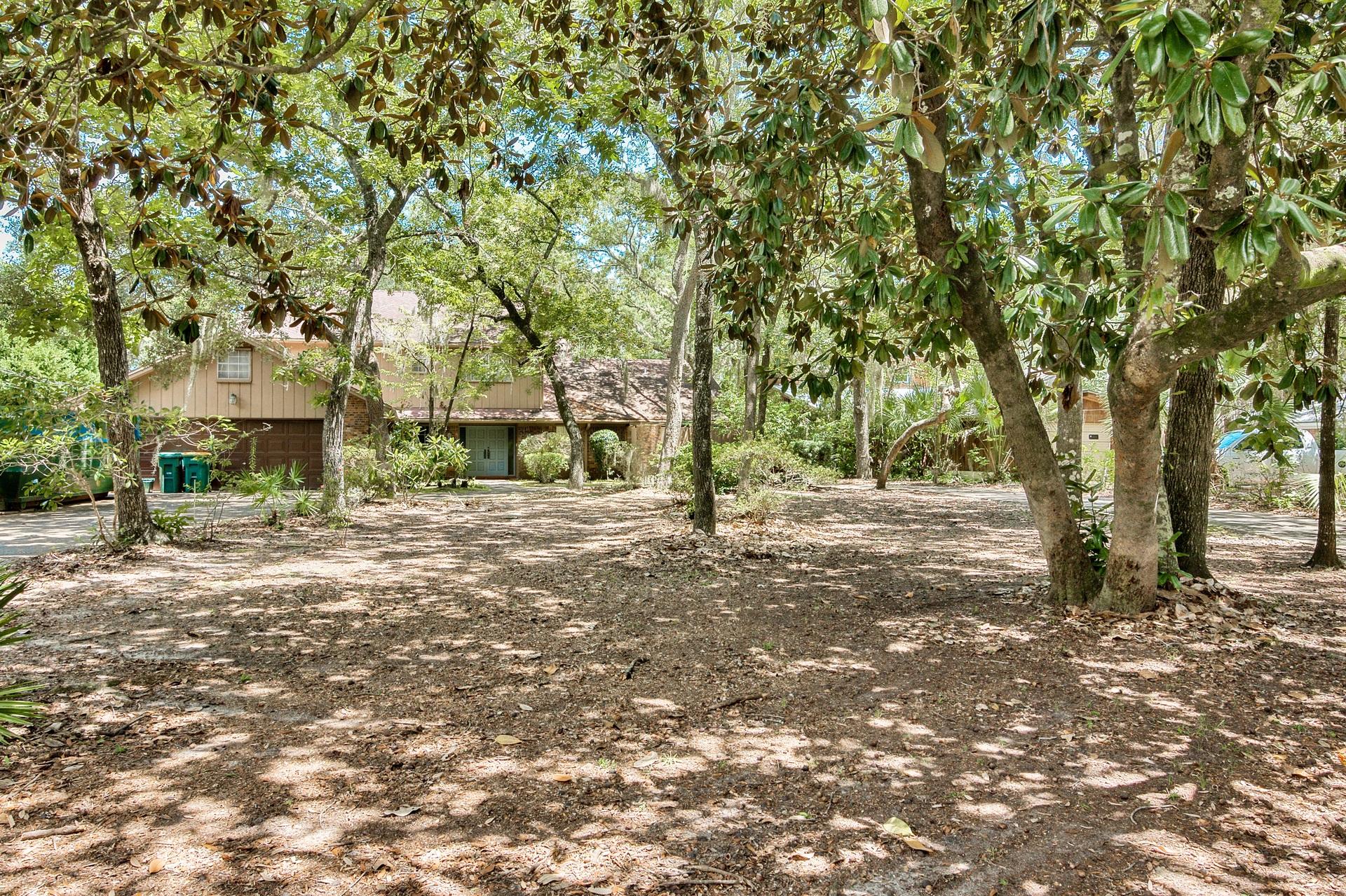 WOODLAND SHORES - Residential