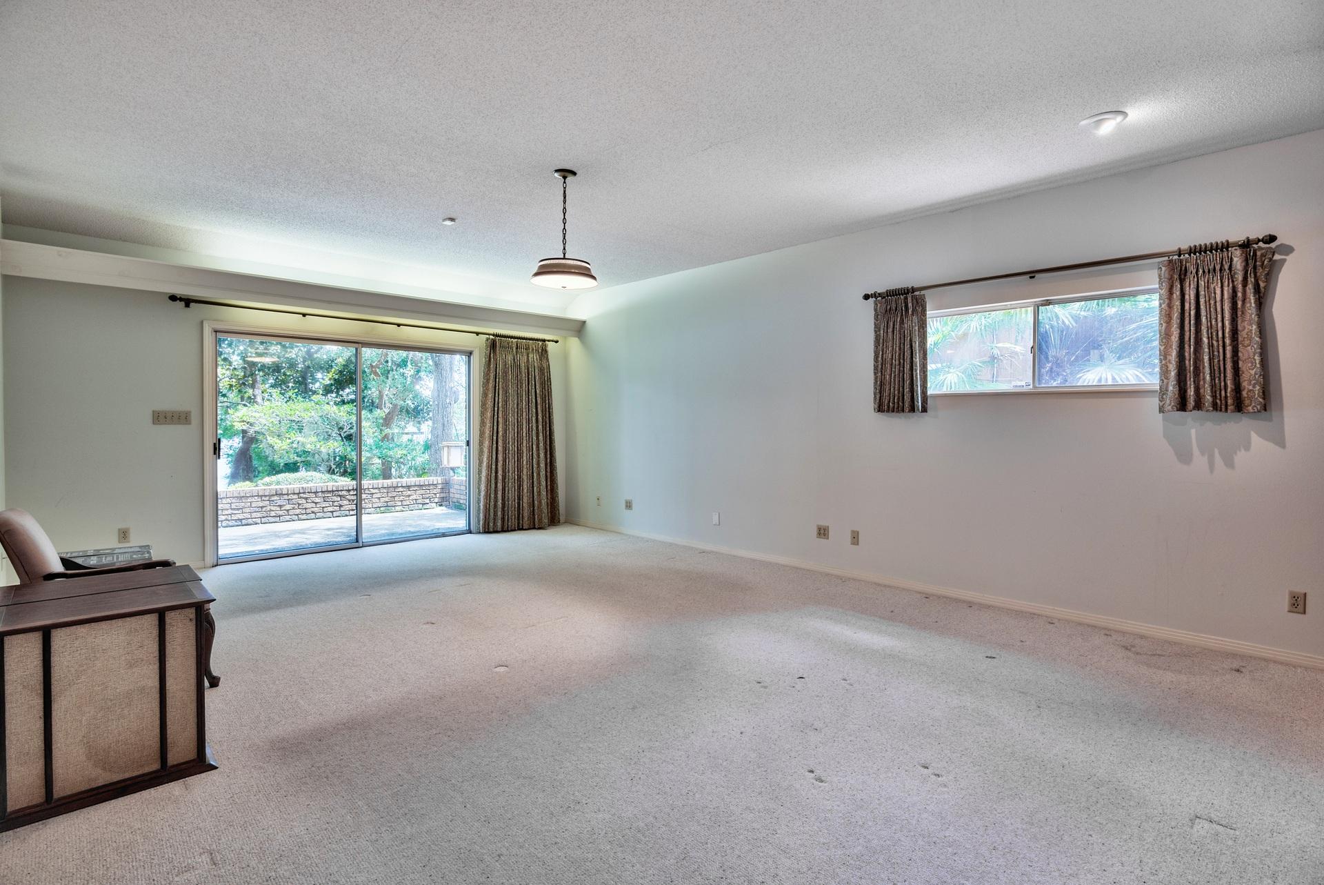 WOODLAND SHORES - Residential