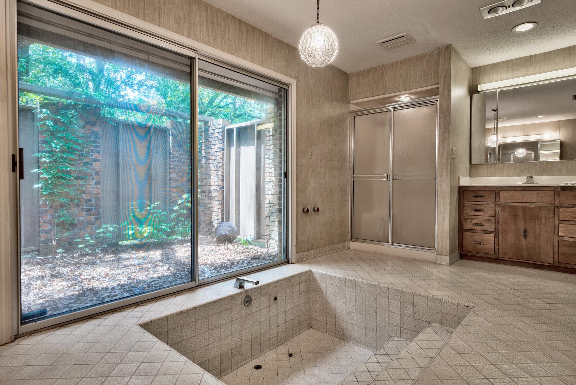 WOODLAND SHORES - Residential