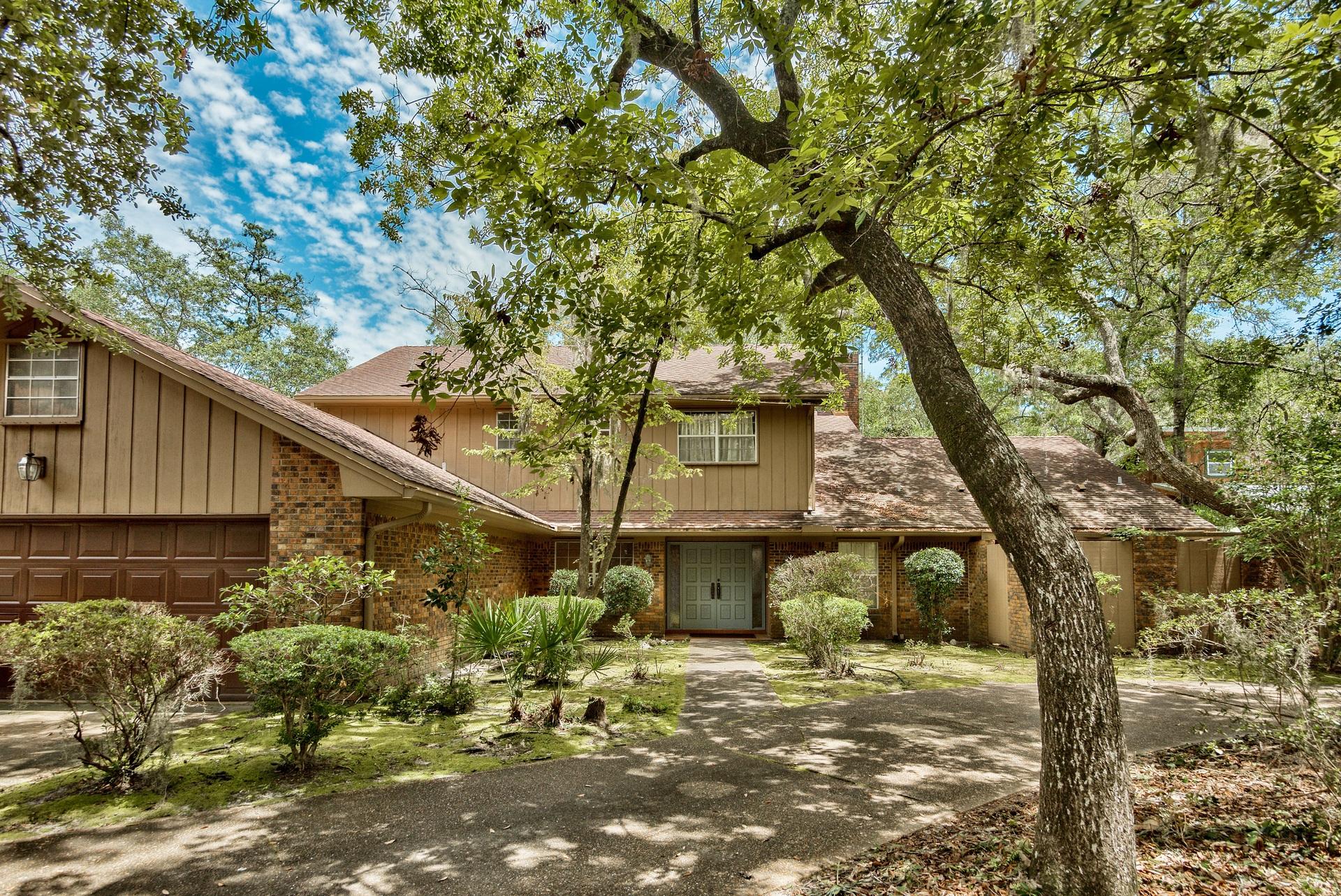 WOODLAND SHORES - Residential