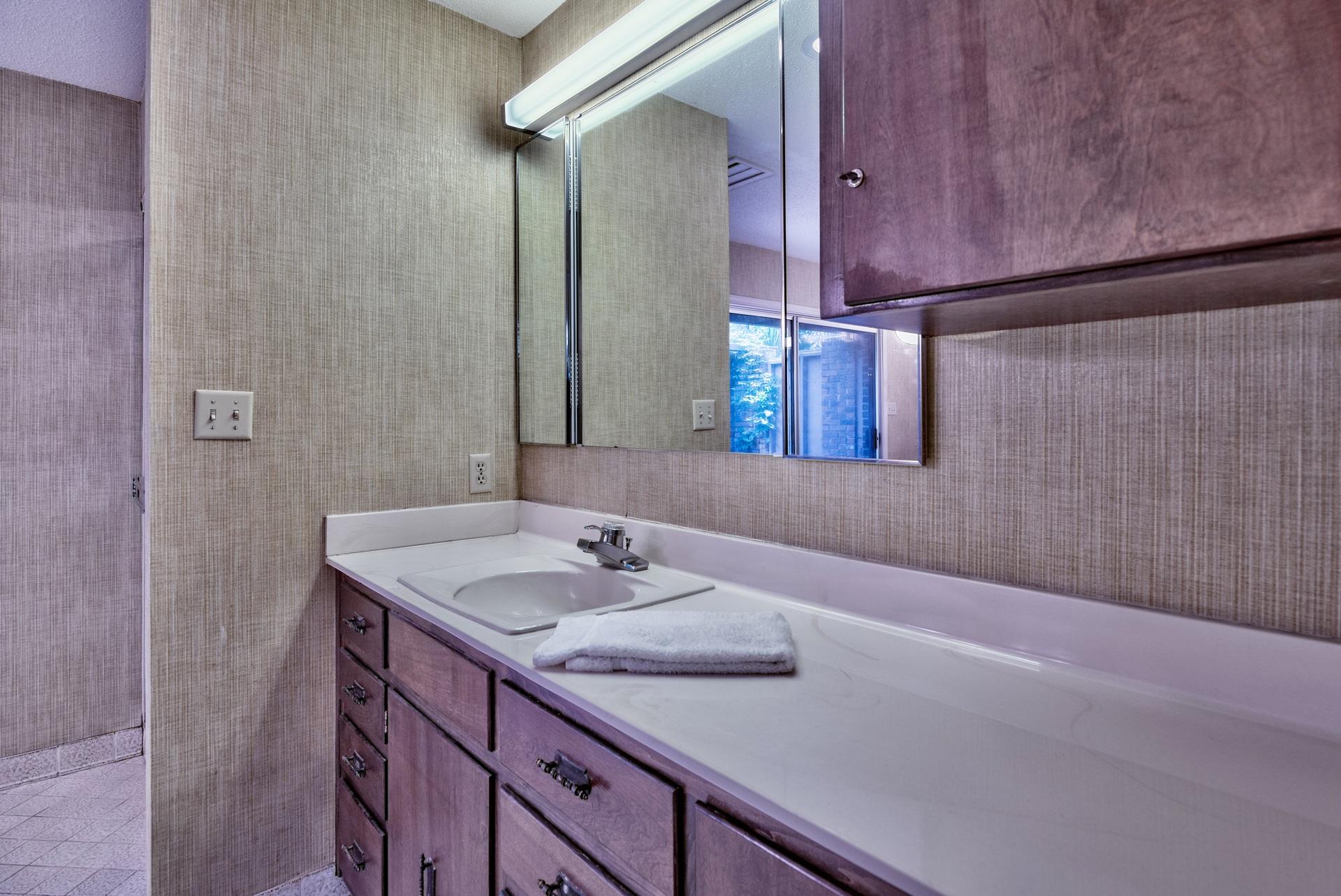 WOODLAND SHORES - Residential